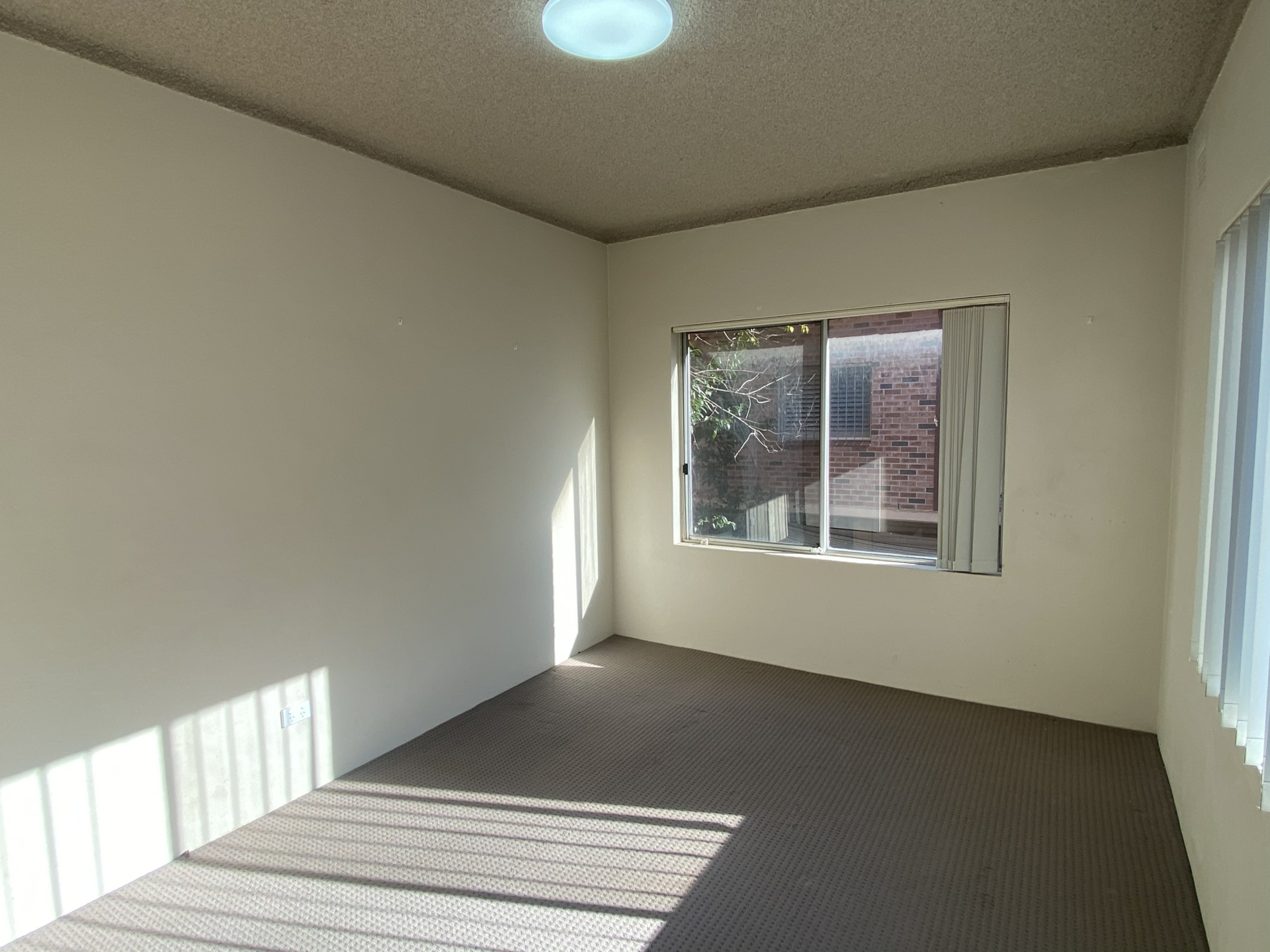 2/14-16 Illawarra Street — photo 4 of 5