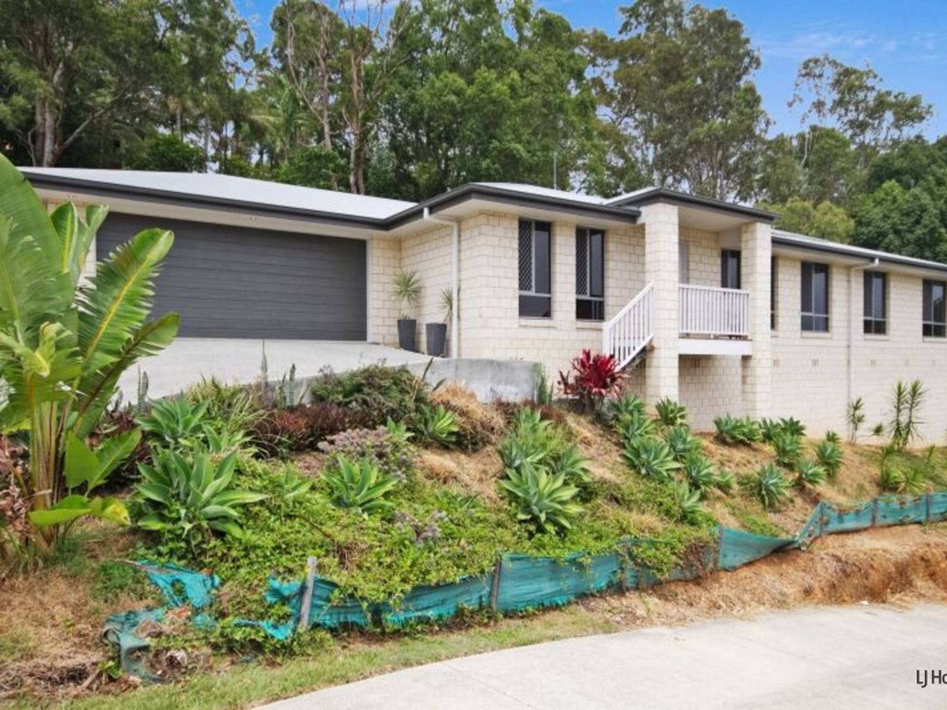 9 Belah Court, BANORA POINT