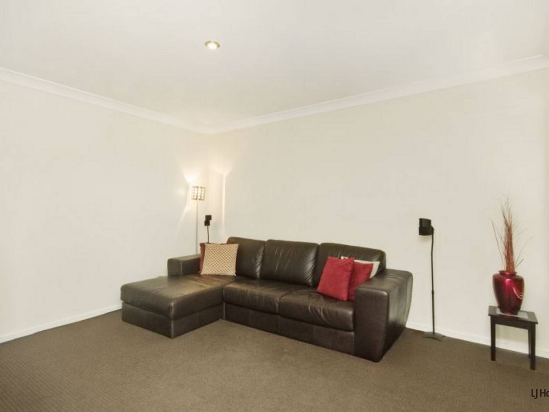 9 Belah Court, BANORA POINT