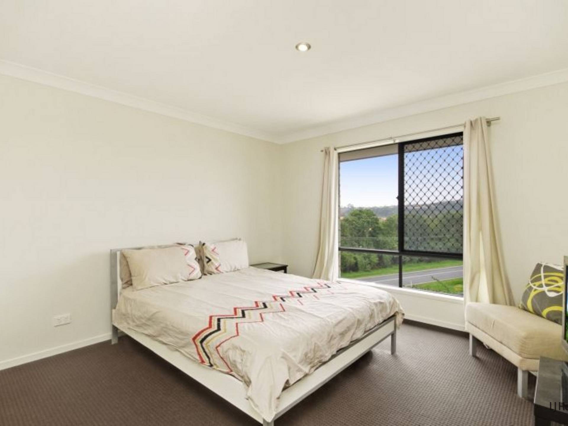9 Belah Court, BANORA POINT