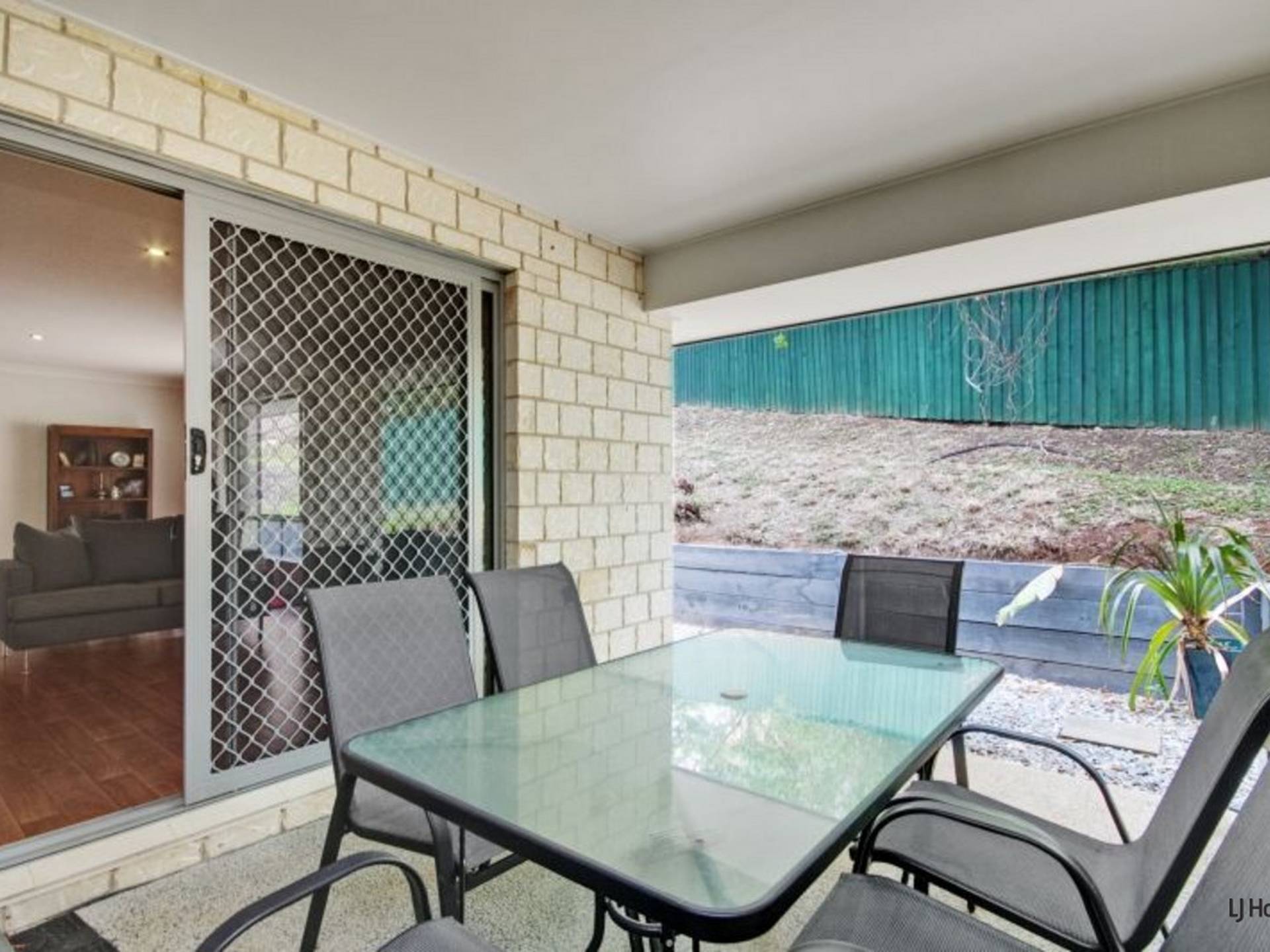 9 Belah Court, BANORA POINT