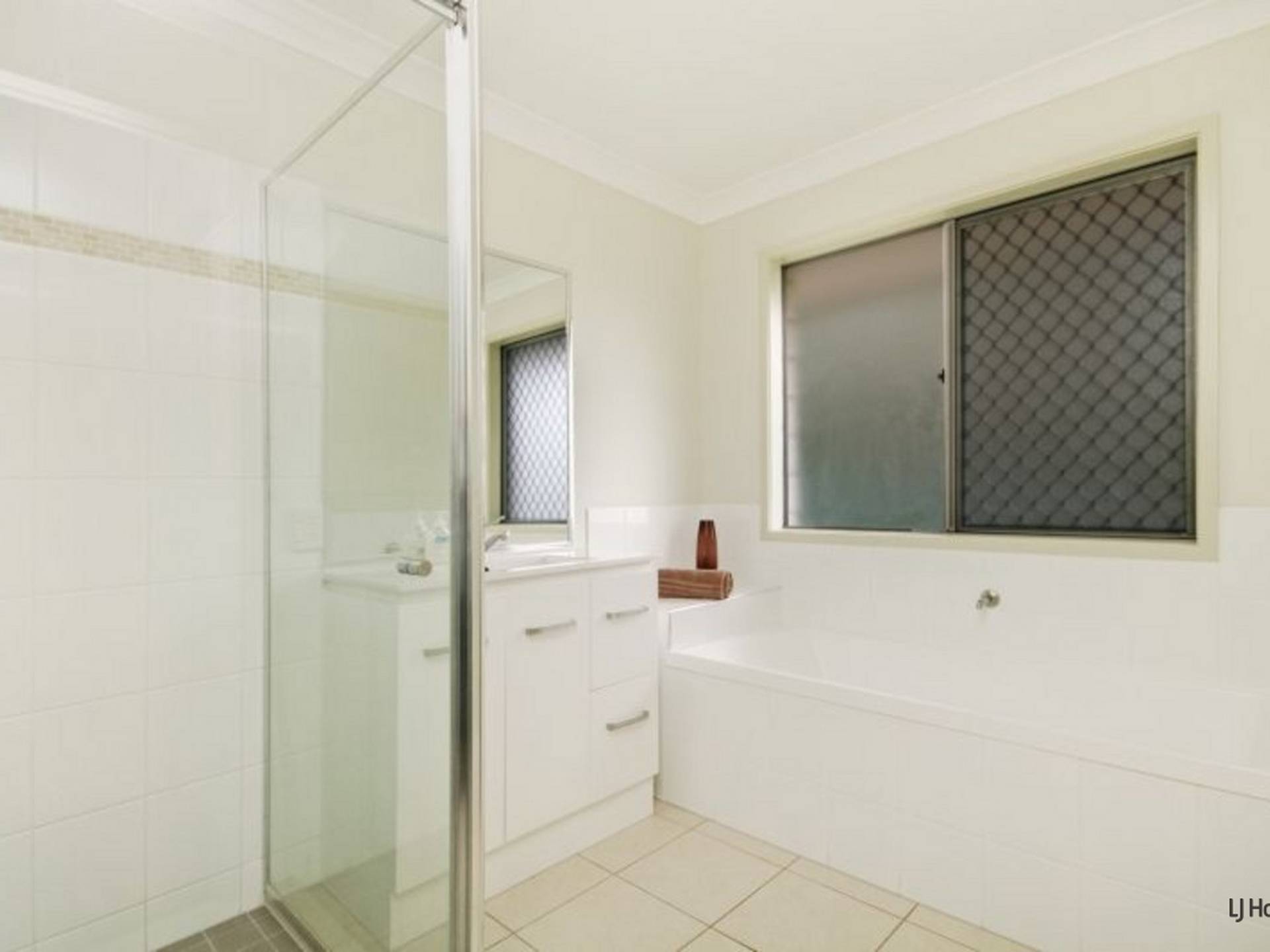 9 Belah Court, BANORA POINT