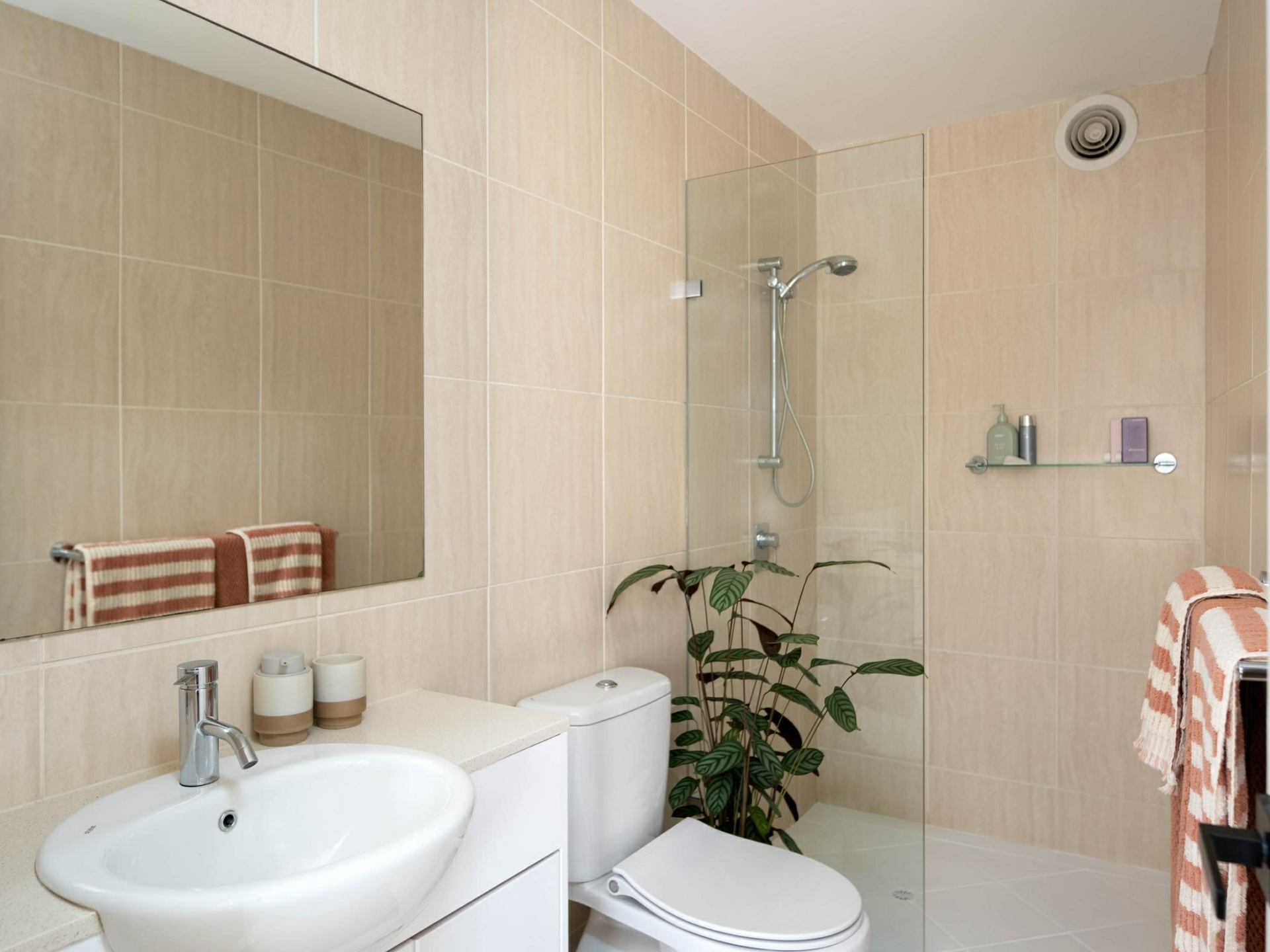 16/479-483 Golden Four Drive, TUGUN