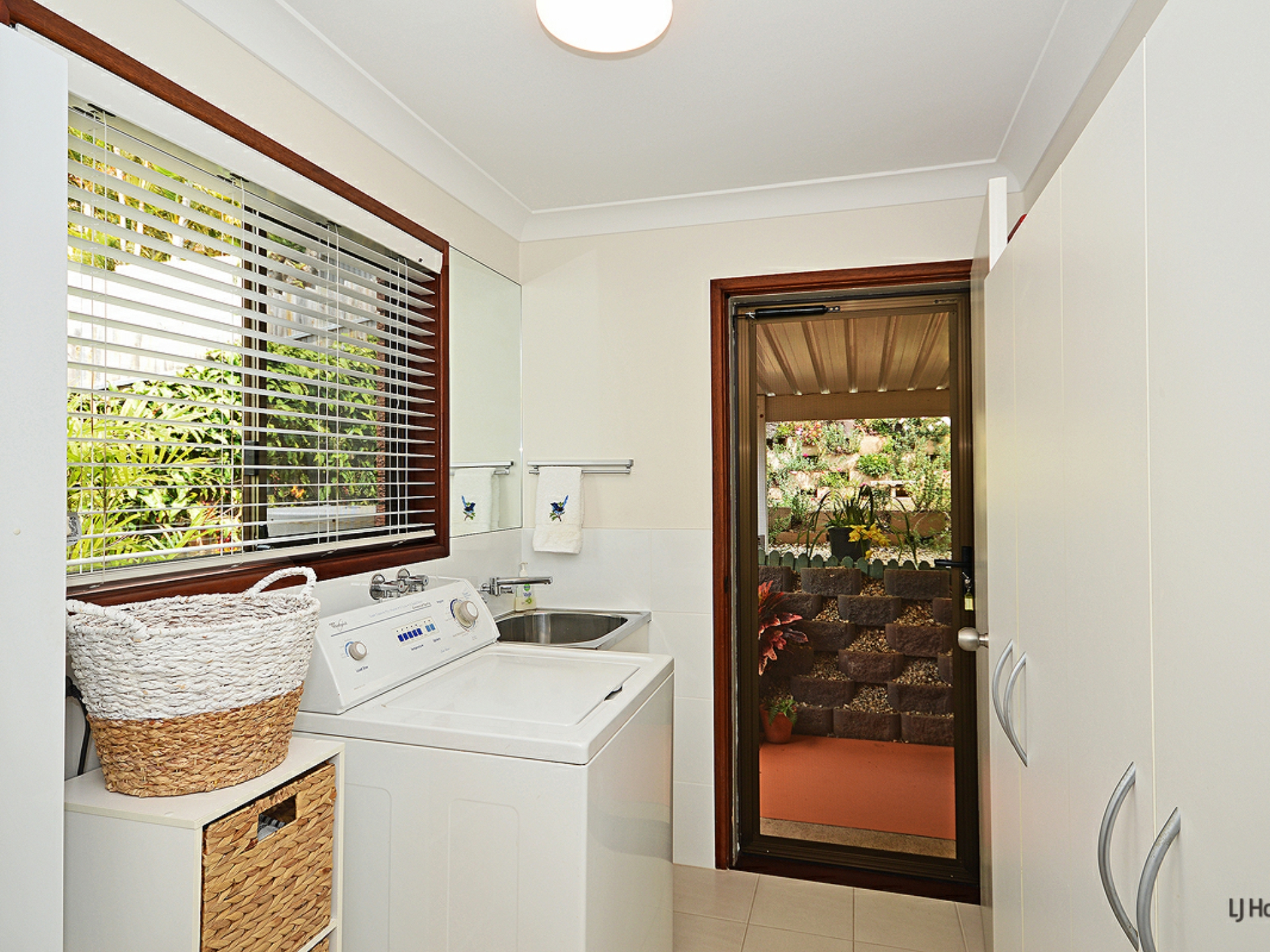 1/2 Clifford Crescent, BANORA POINT