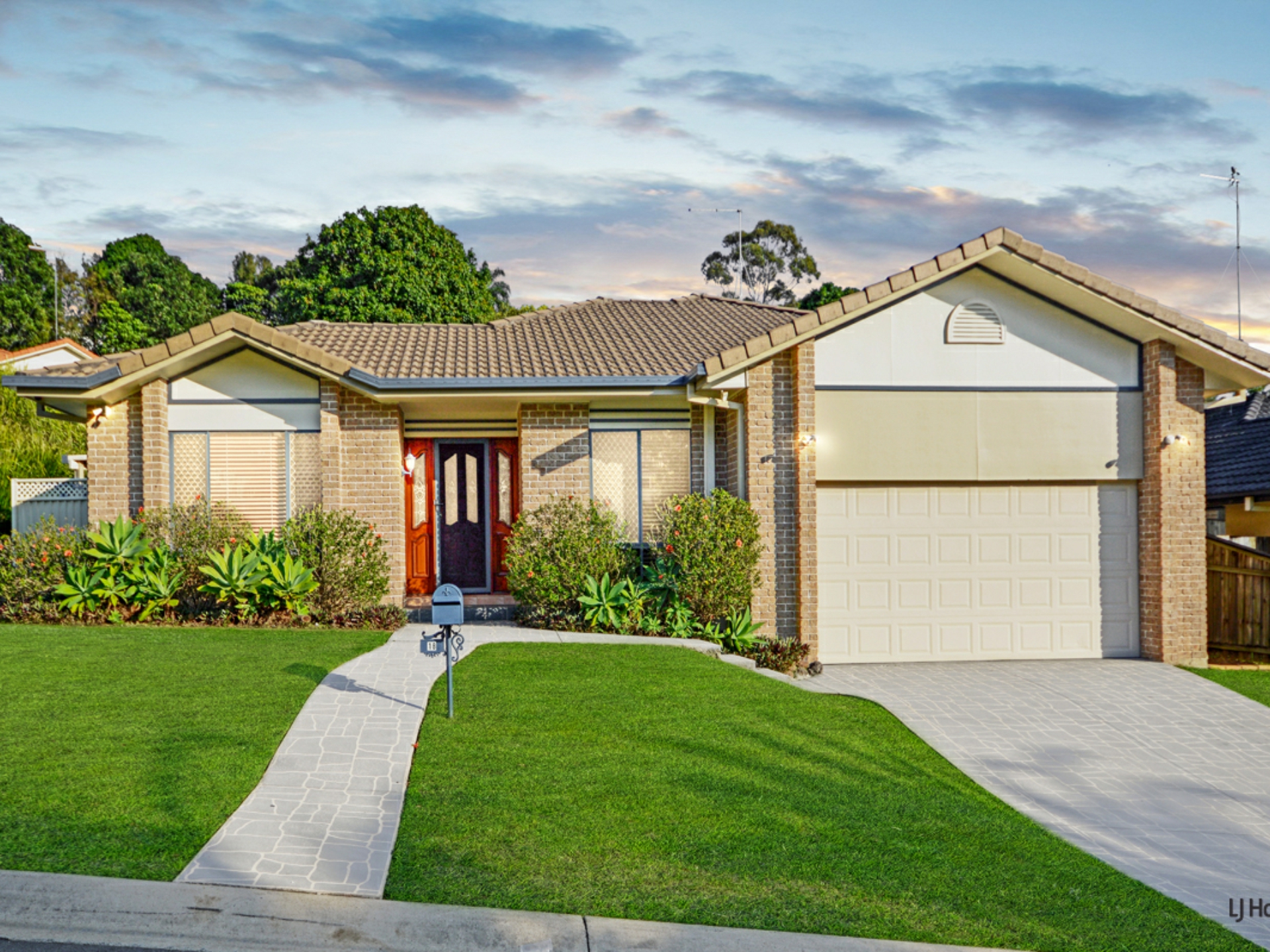 18 Grassmere Court, BANORA POINT