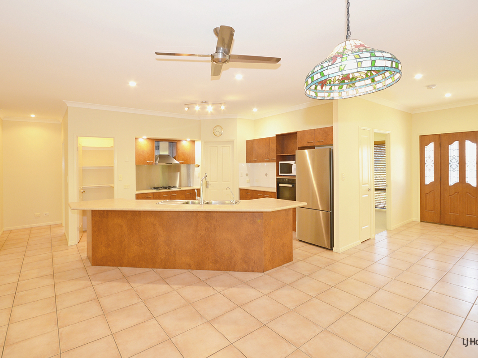 18 Grassmere Court, BANORA POINT