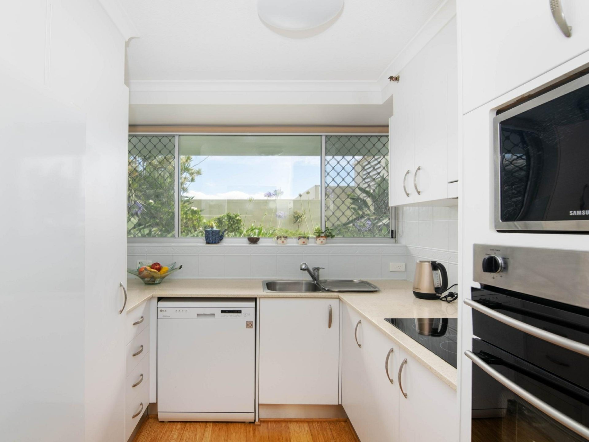 114/70-80 Marine Parade, COOLANGATTA