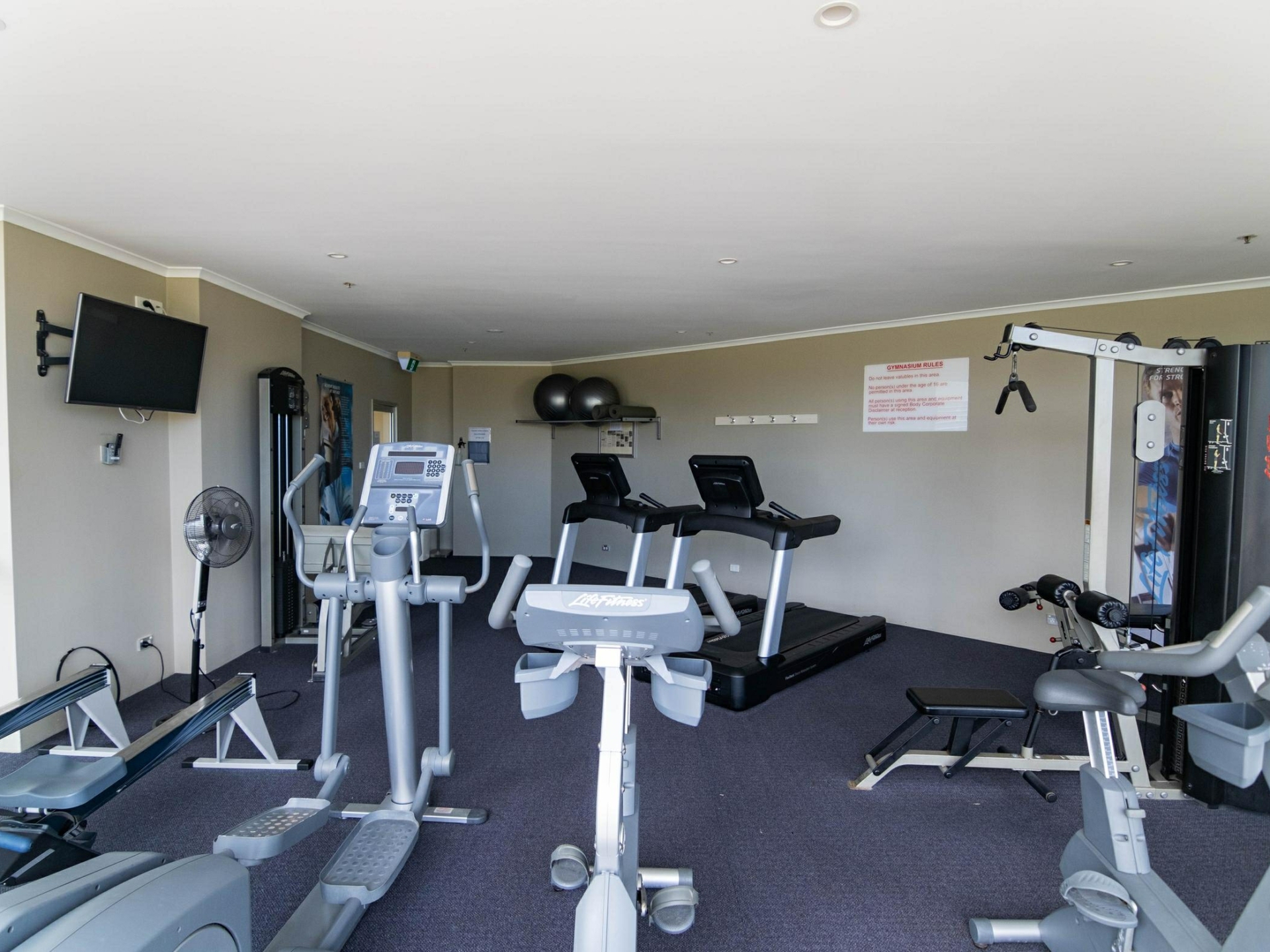 114/70-80 Marine Parade, COOLANGATTA