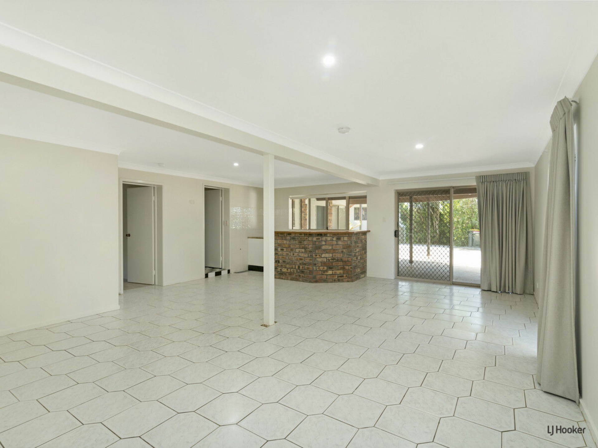 36 Martinelli Avenue, BANORA POINT