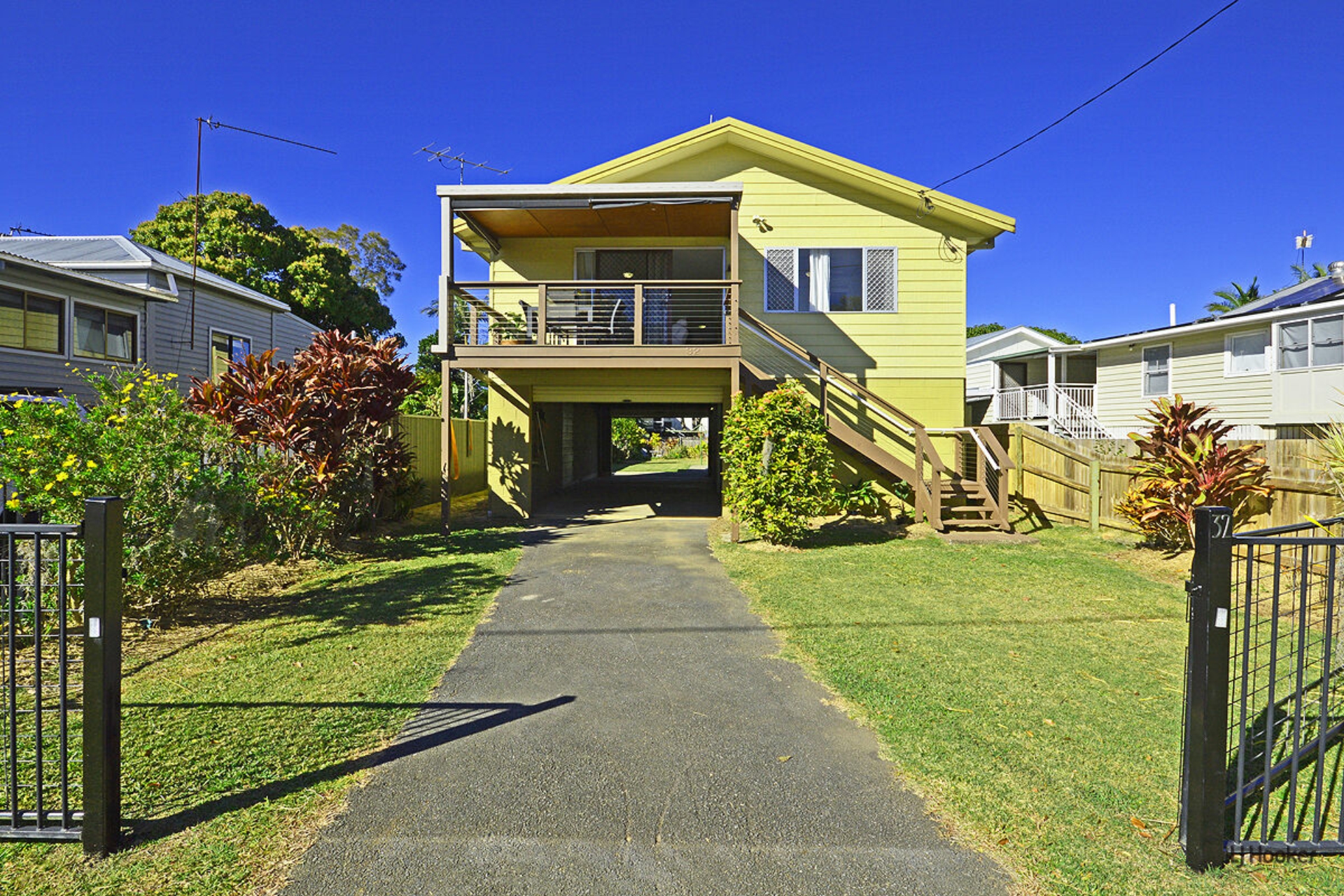 32 Riverside Drive, TUMBULGUM