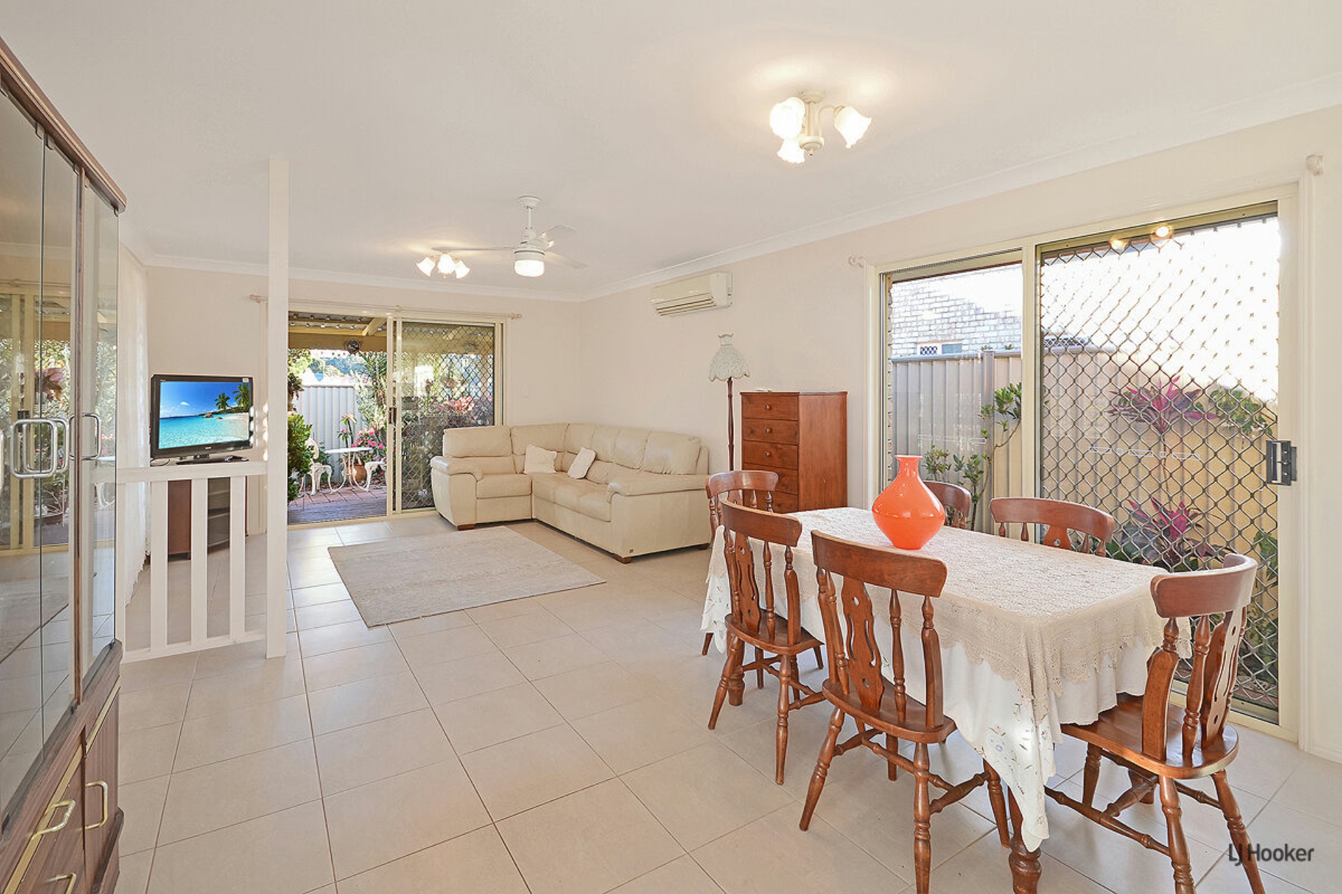 8/15 Avondale Drive Banora Point NSW