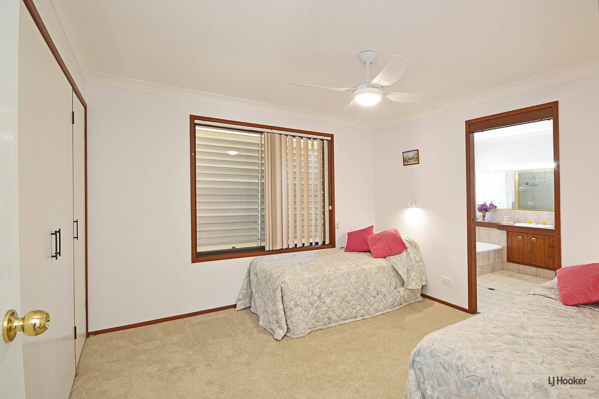 144 Pioneer Parade, BANORA POINT