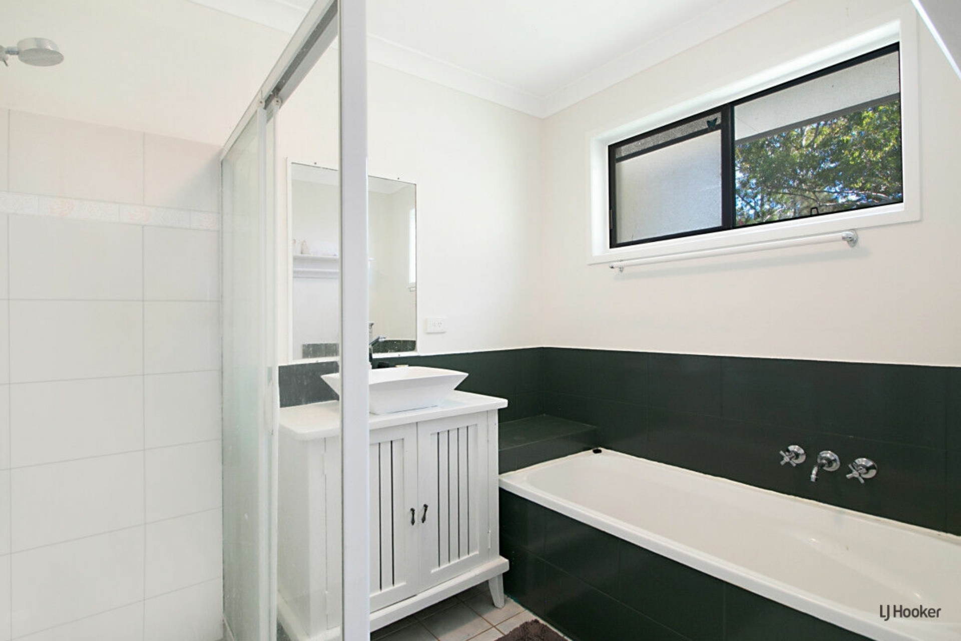 1/2 Adina Place, BANORA POINT