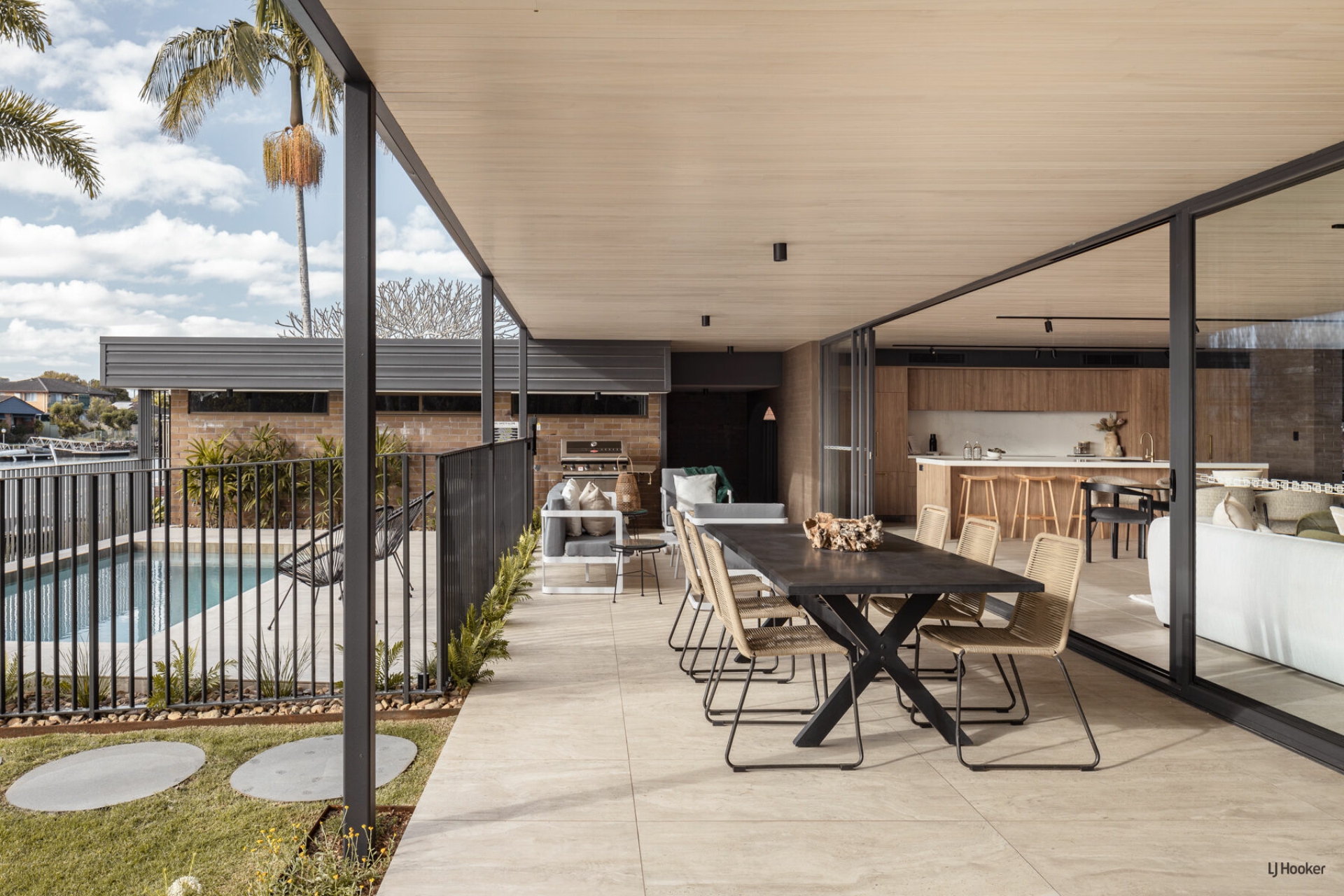 1 Gollan Drive, TWEED HEADS WEST