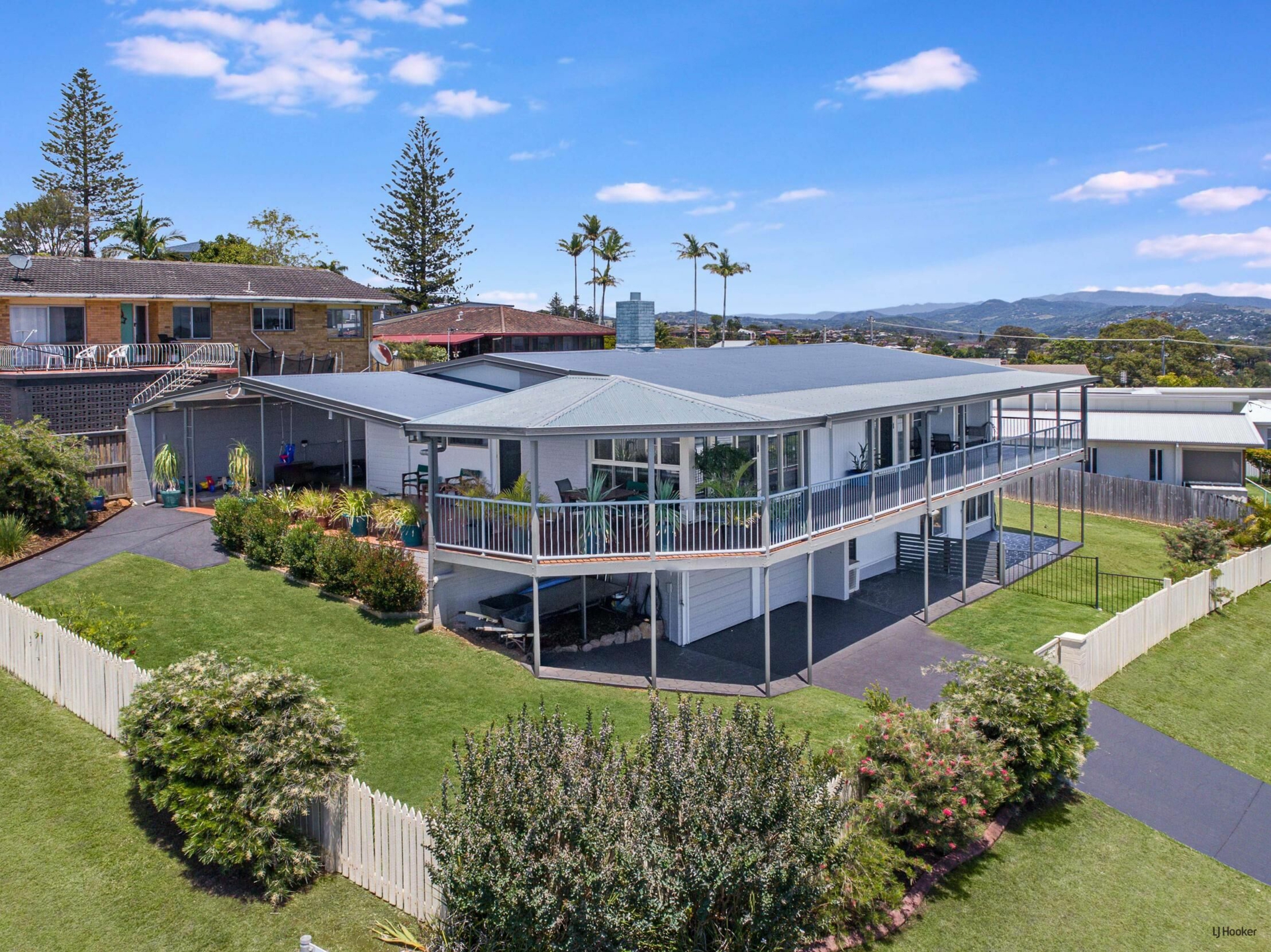 9 Walter Crescent, BANORA POINT
