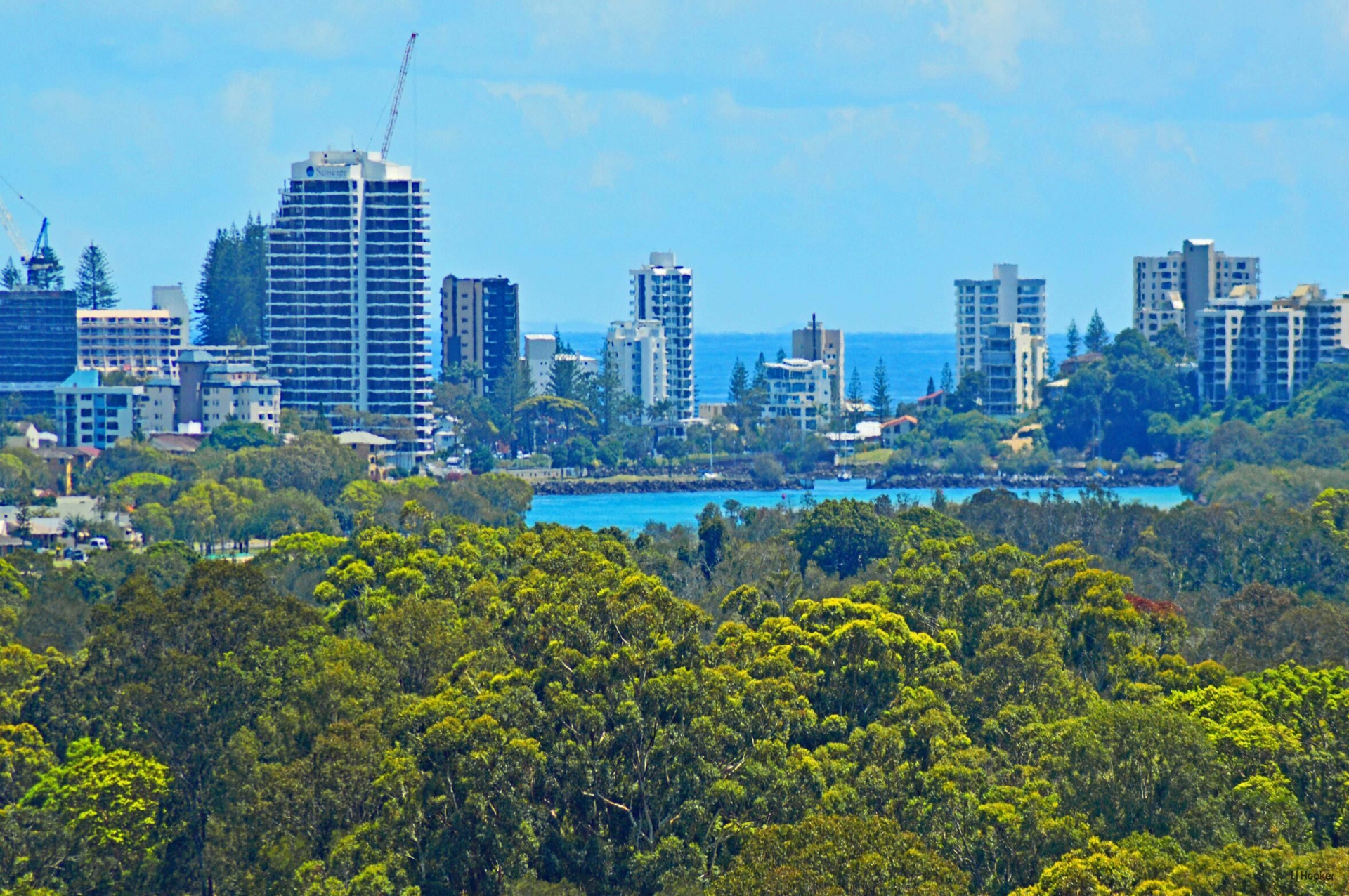 9 Walter Crescent, BANORA POINT