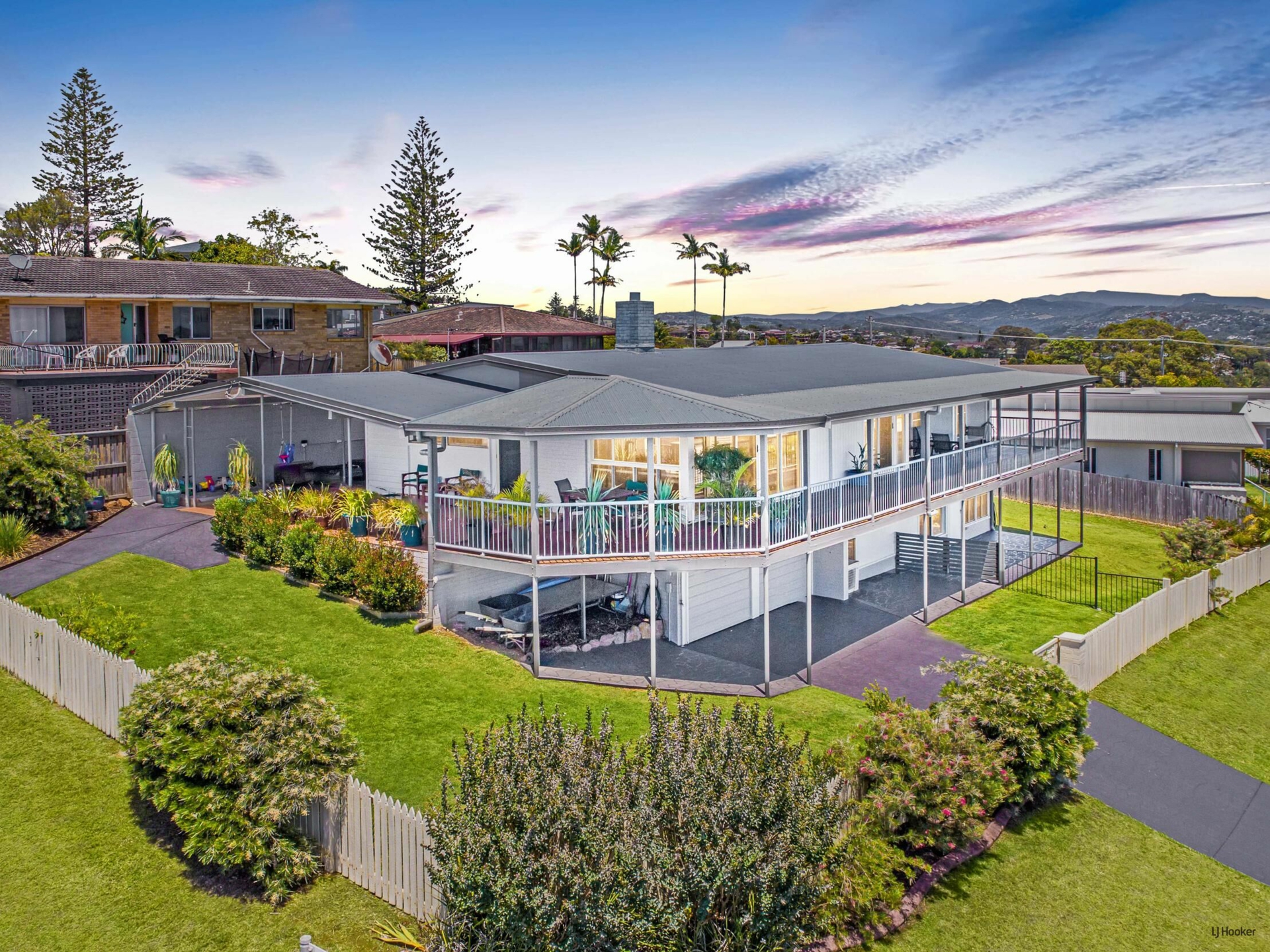 9 Walter Crescent, BANORA POINT