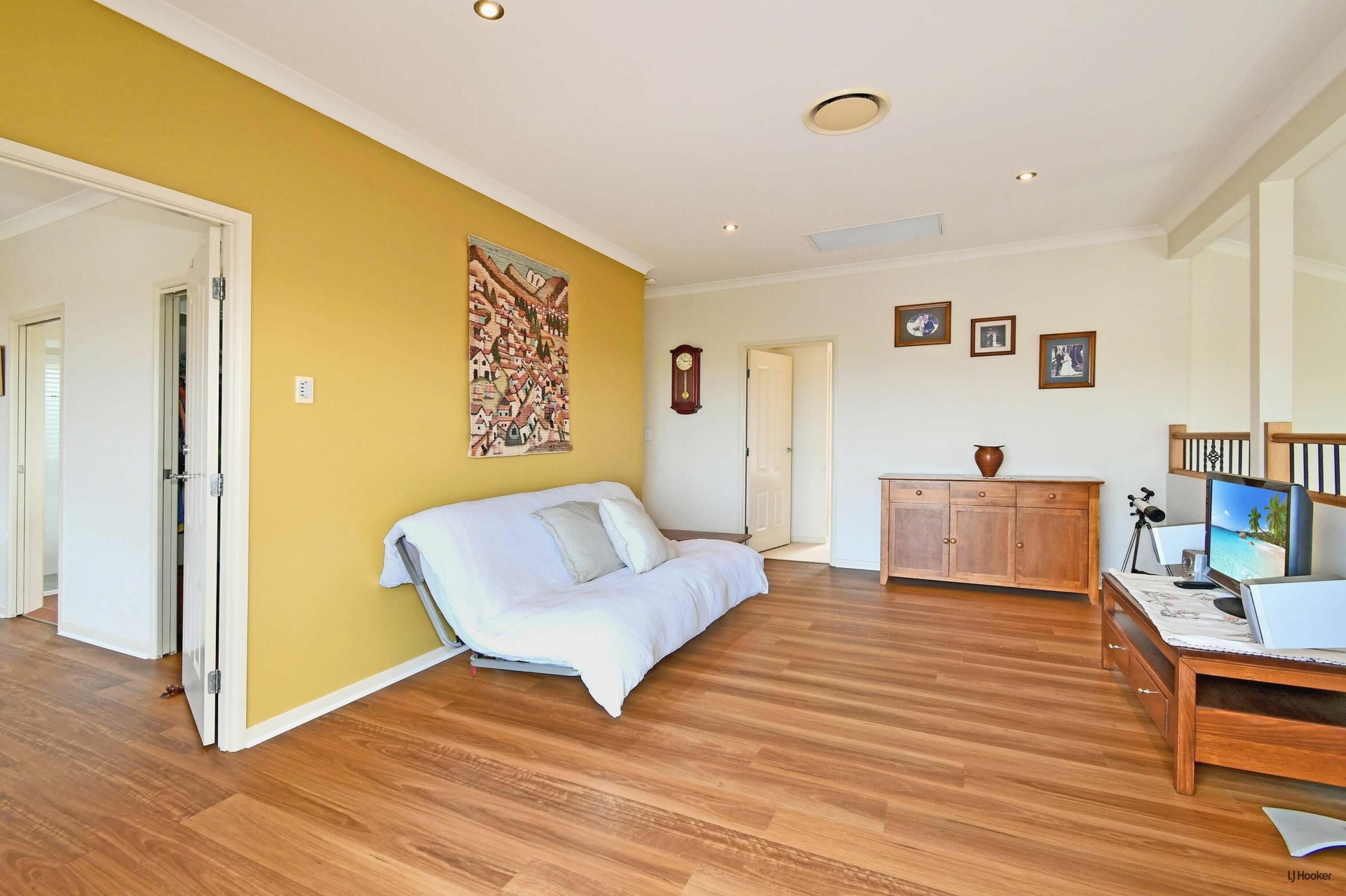 21 Buncrana Terrace, BANORA POINT