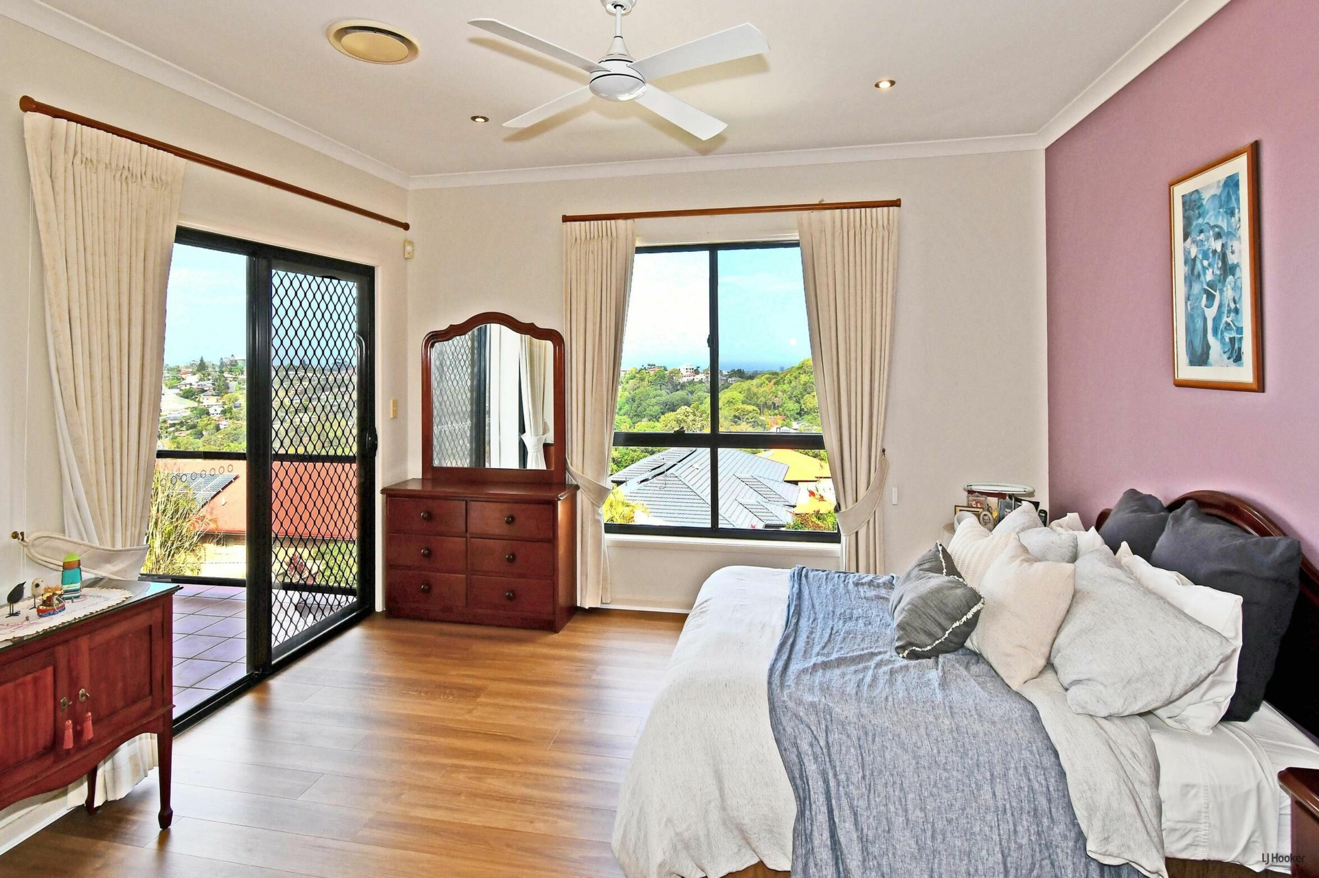 21 Buncrana Terrace, BANORA POINT