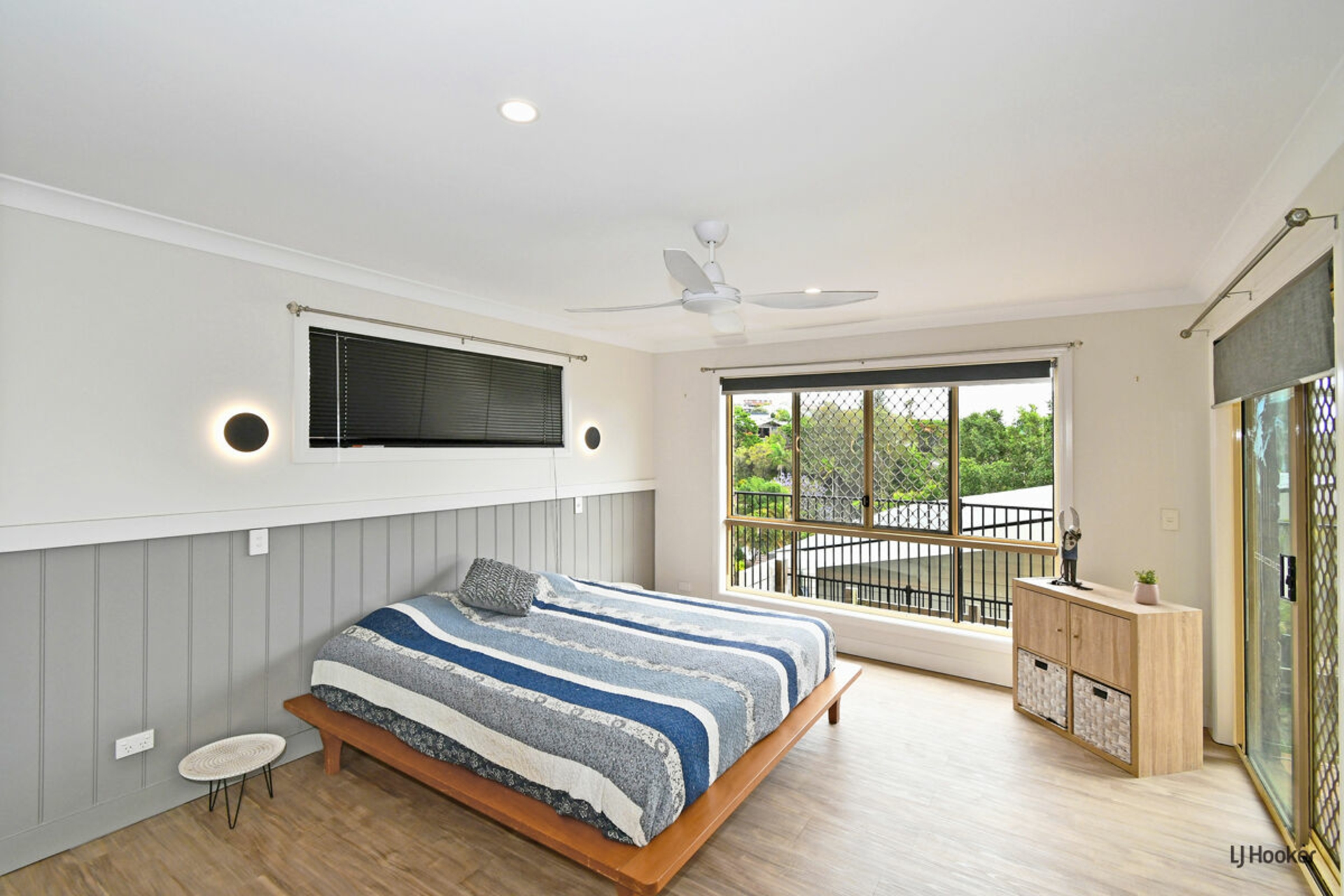 13 St Andrews Way, BANORA POINT
