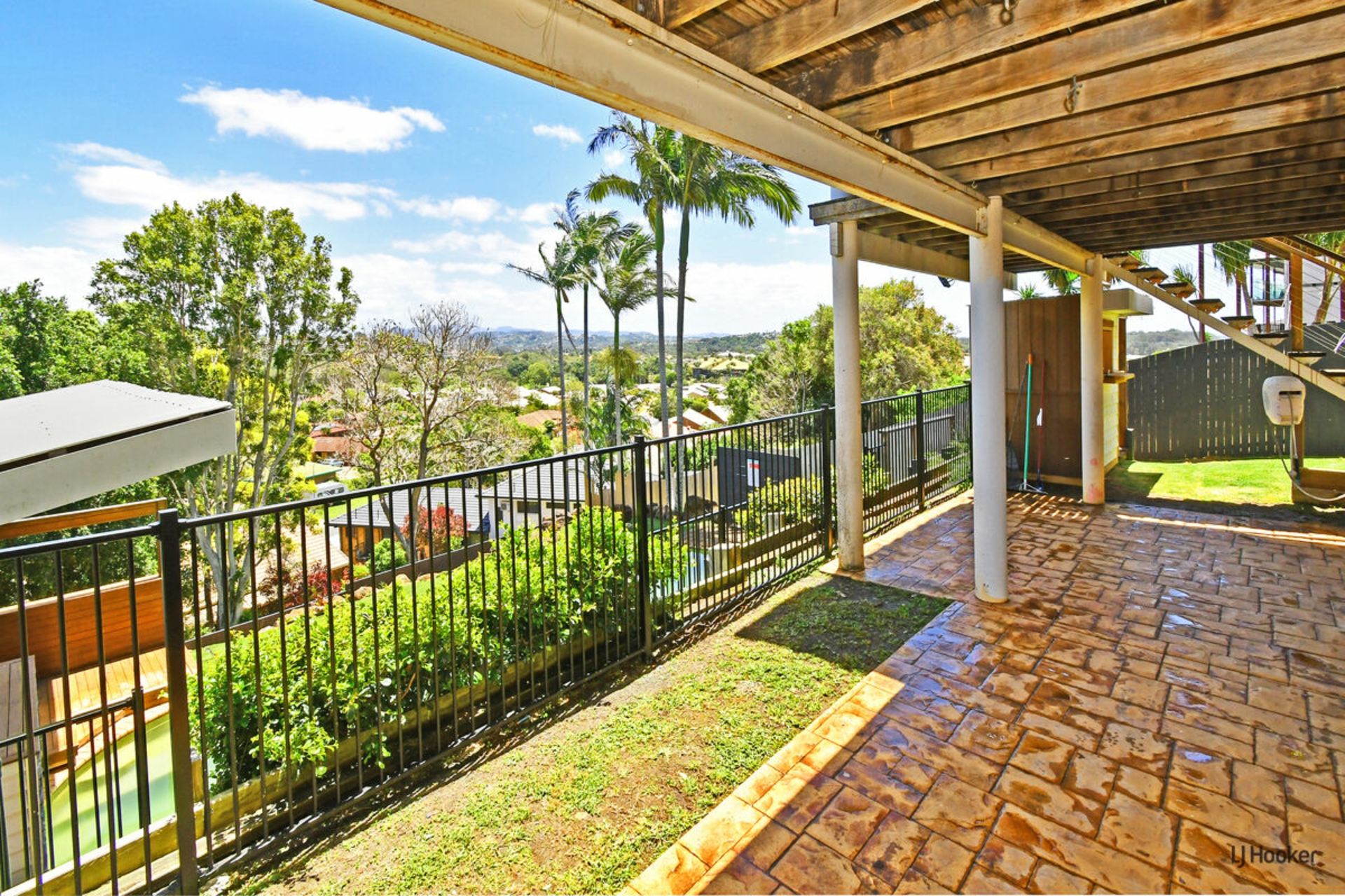 13 St Andrews Way, BANORA POINT