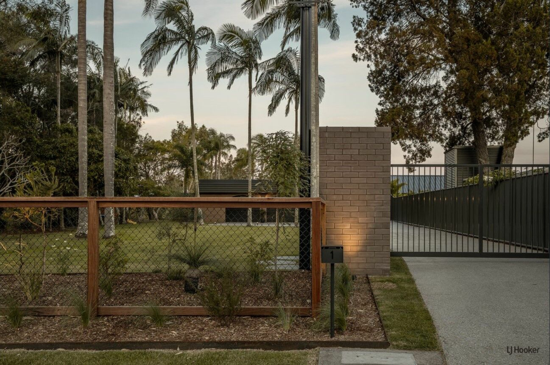 1 Gollan Drive, TWEED HEADS WEST