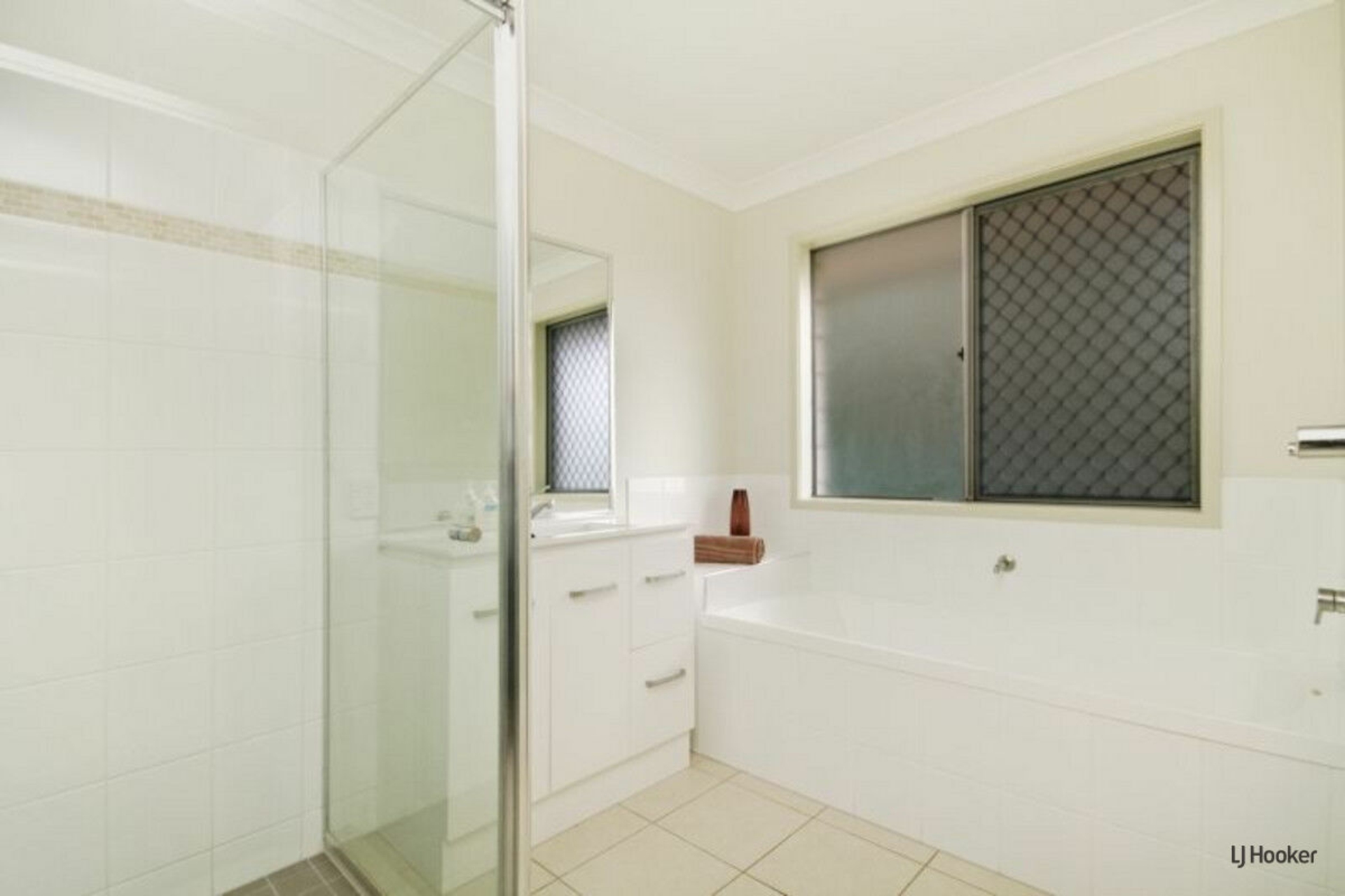 9 Belah Court, Banora Point