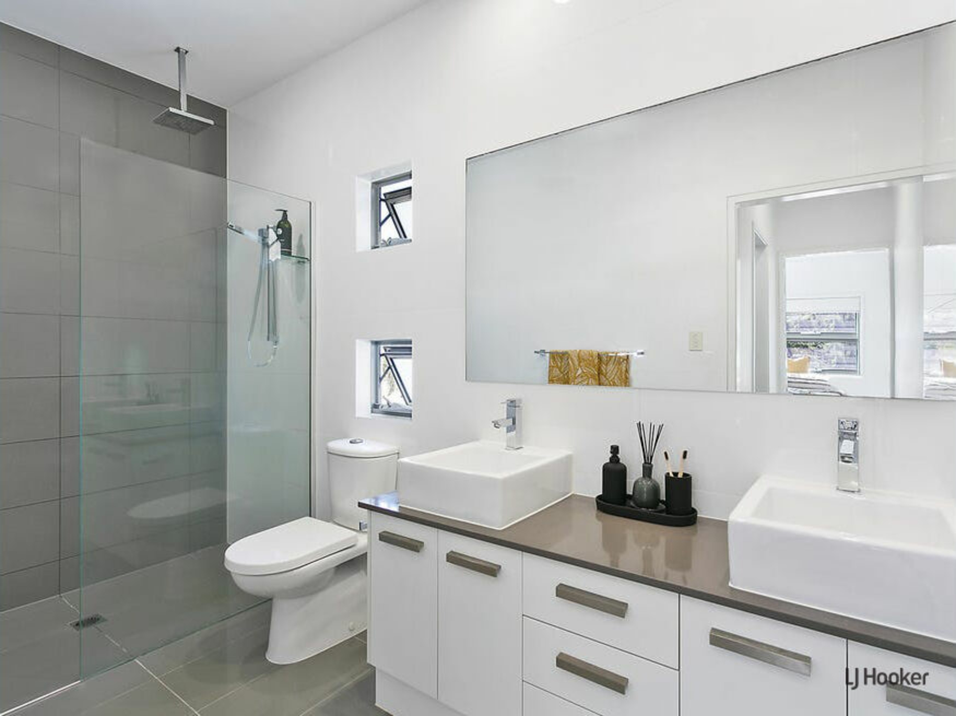 1/3 Winders Avenue, TUGUN