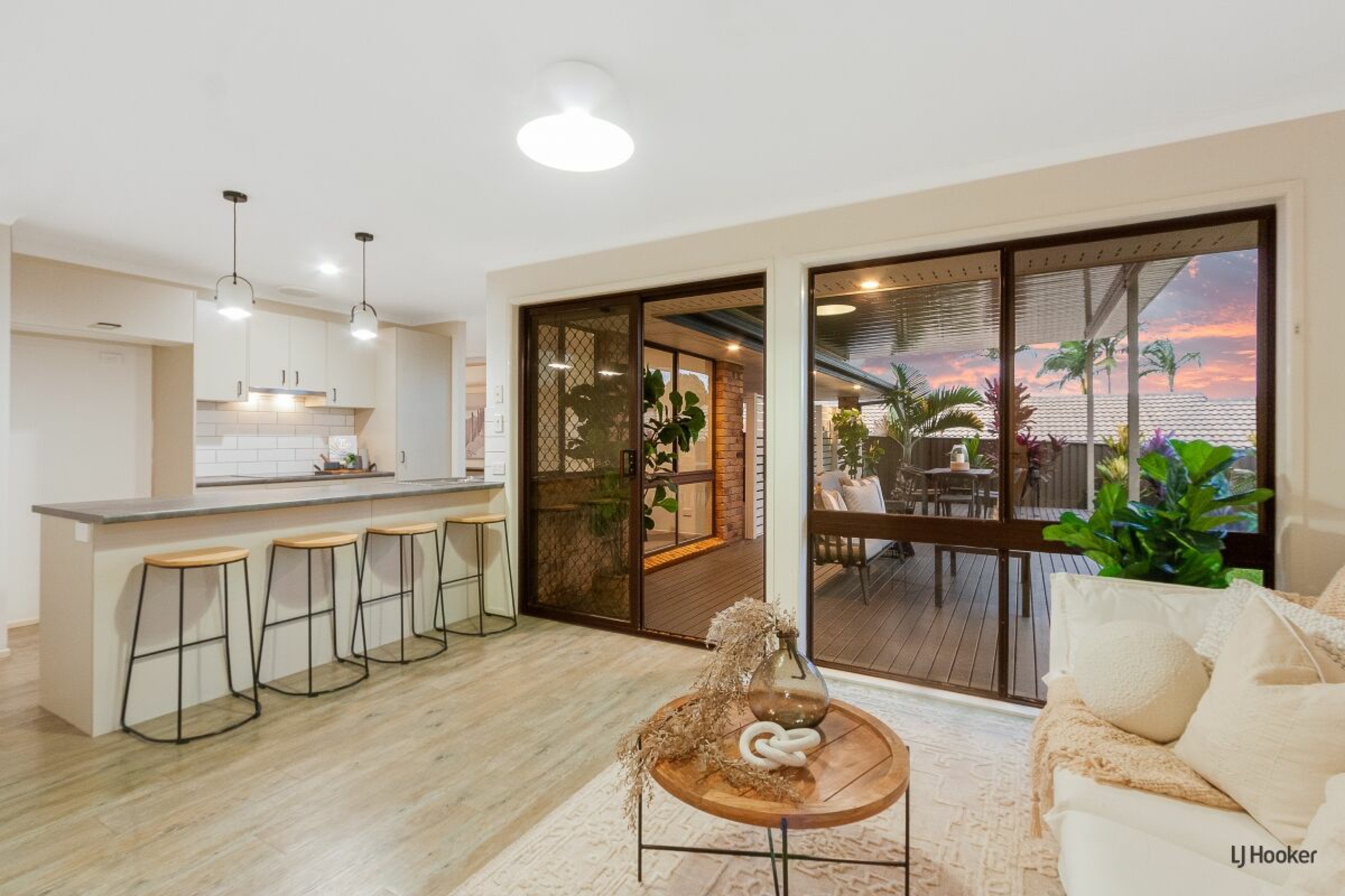 14 Peppermint Place, BANORA POINT