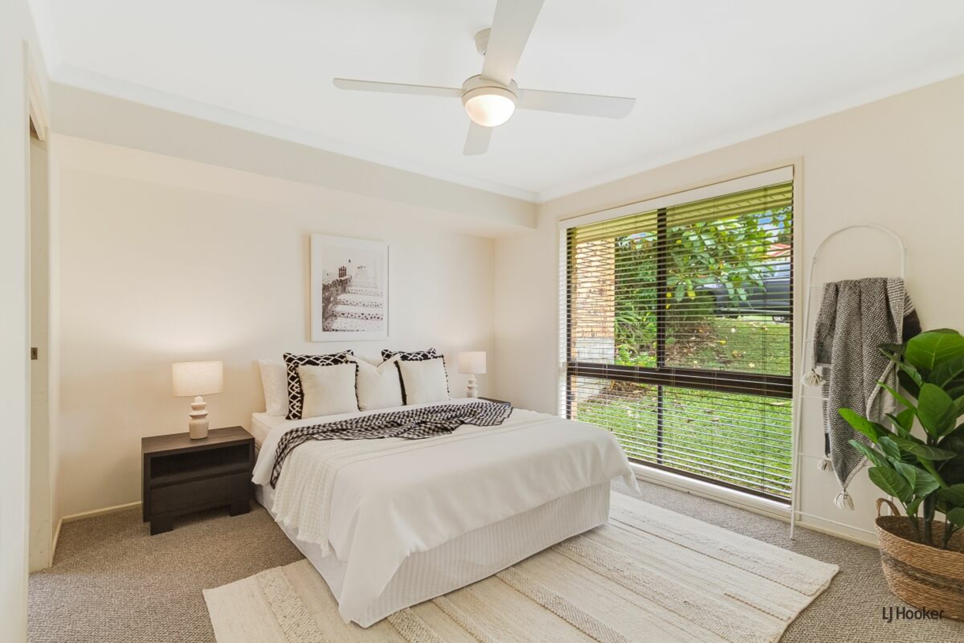 14 Peppermint Place, BANORA POINT