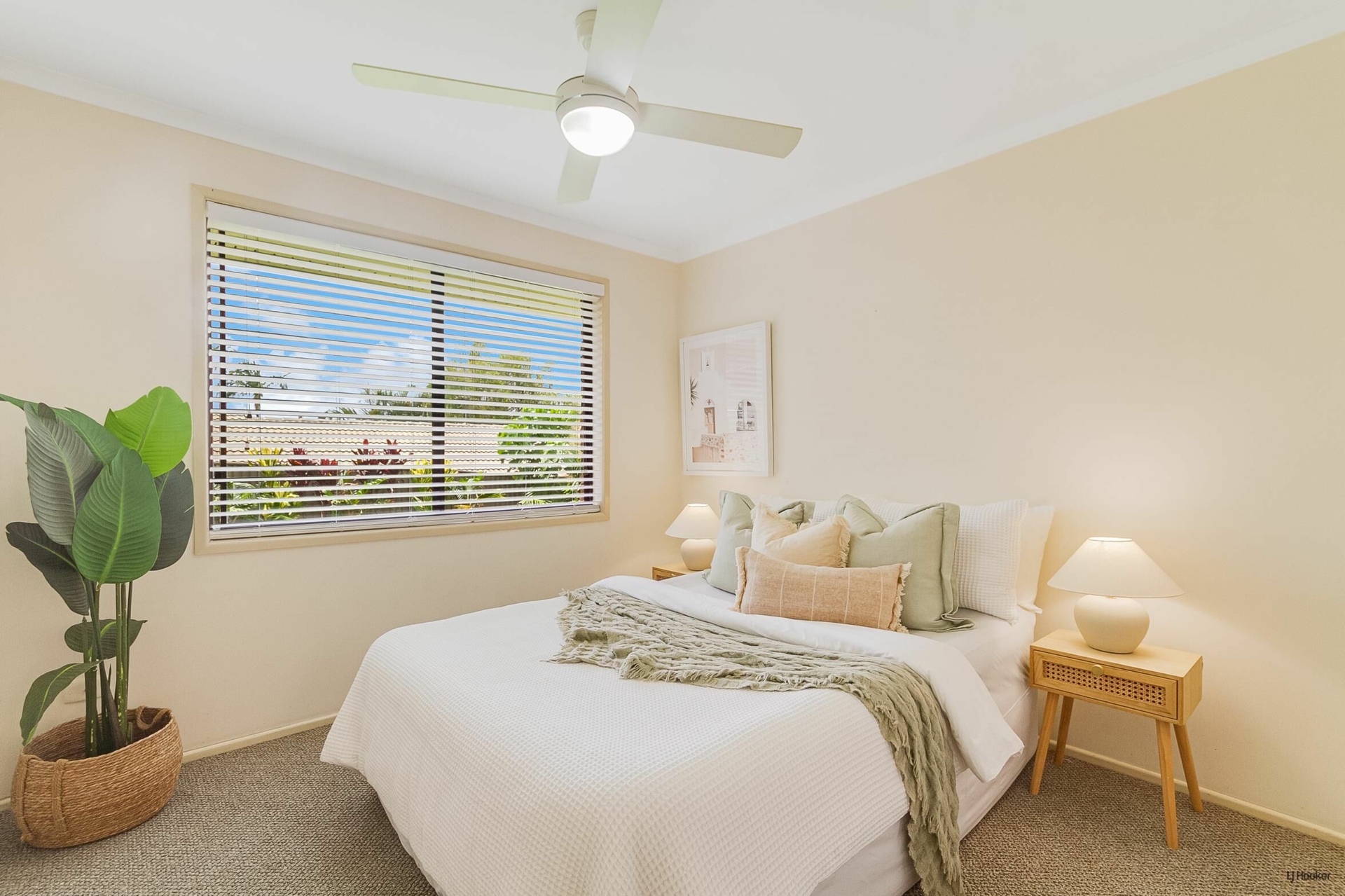 14 Peppermint Place, BANORA POINT