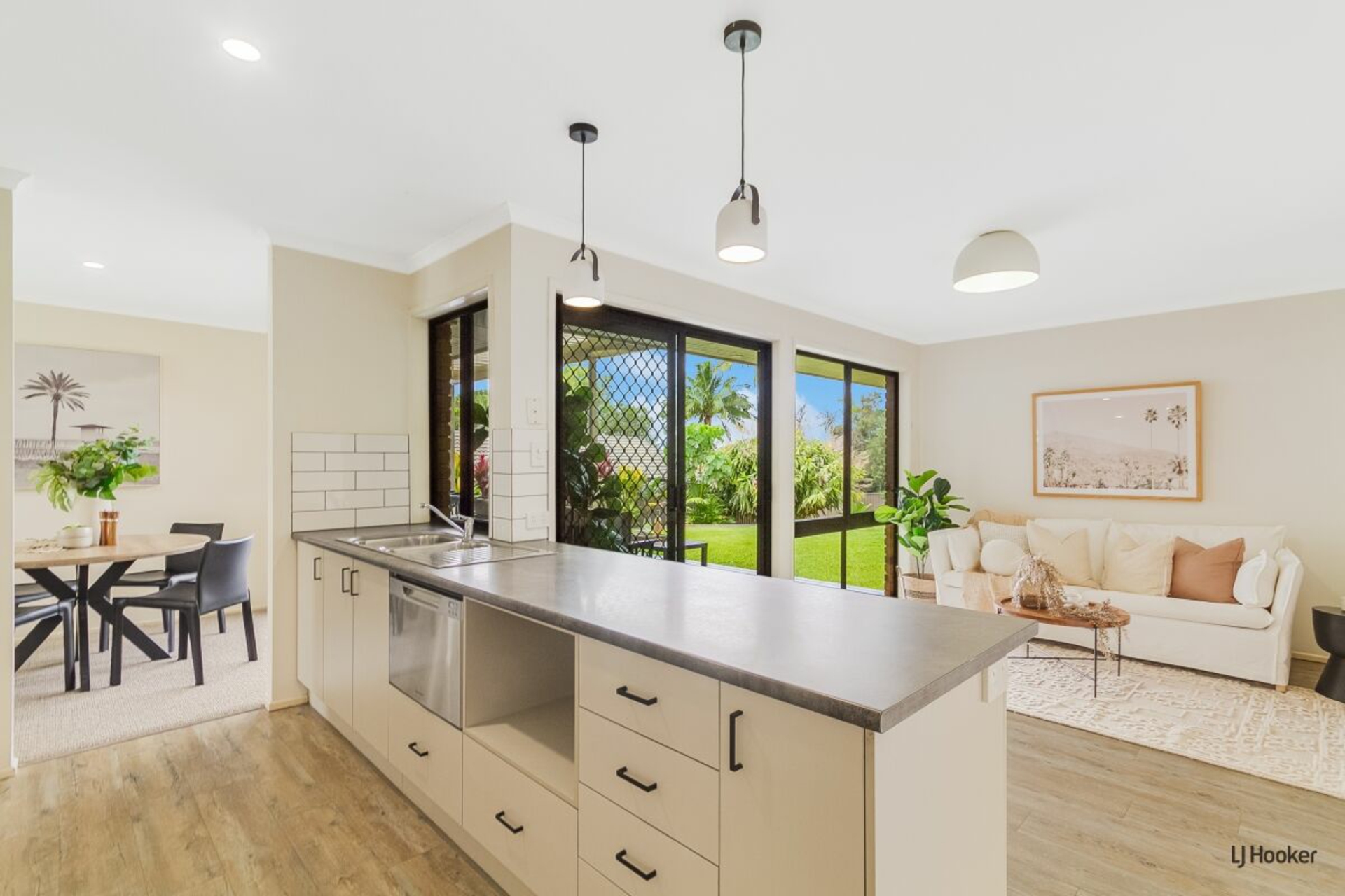 14 Peppermint Place, BANORA POINT