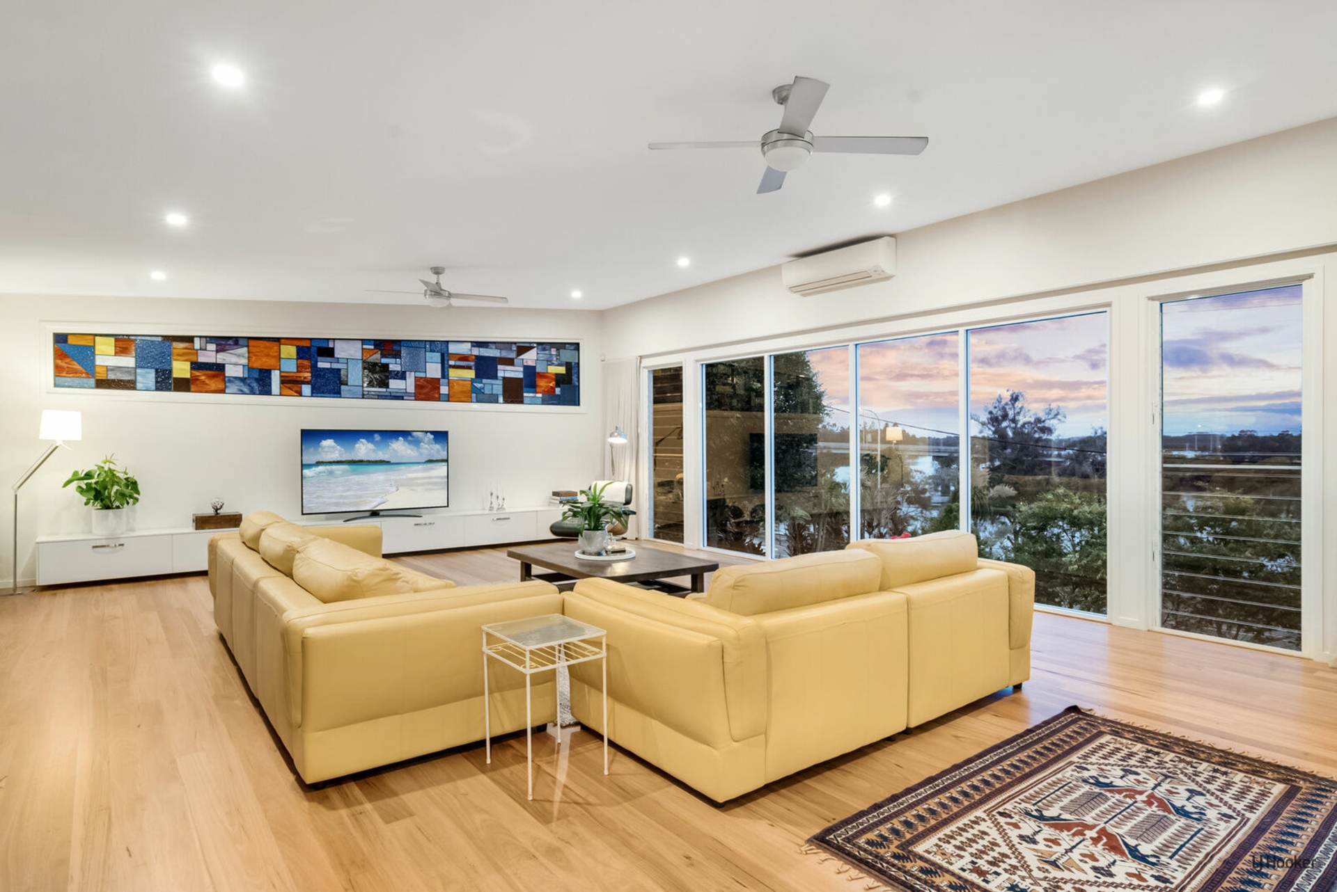 15 Kennedy Drive, TWEED HEADS