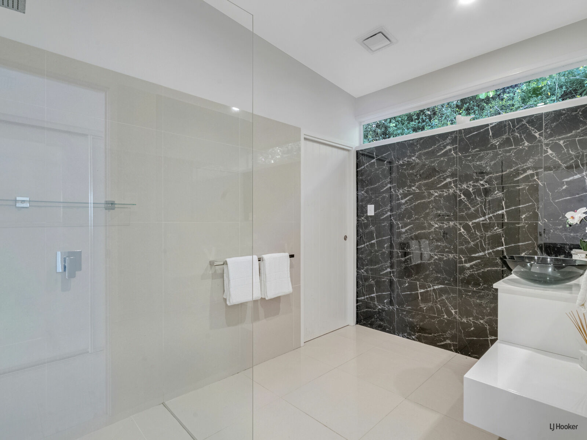 15 Kennedy Drive, TWEED HEADS