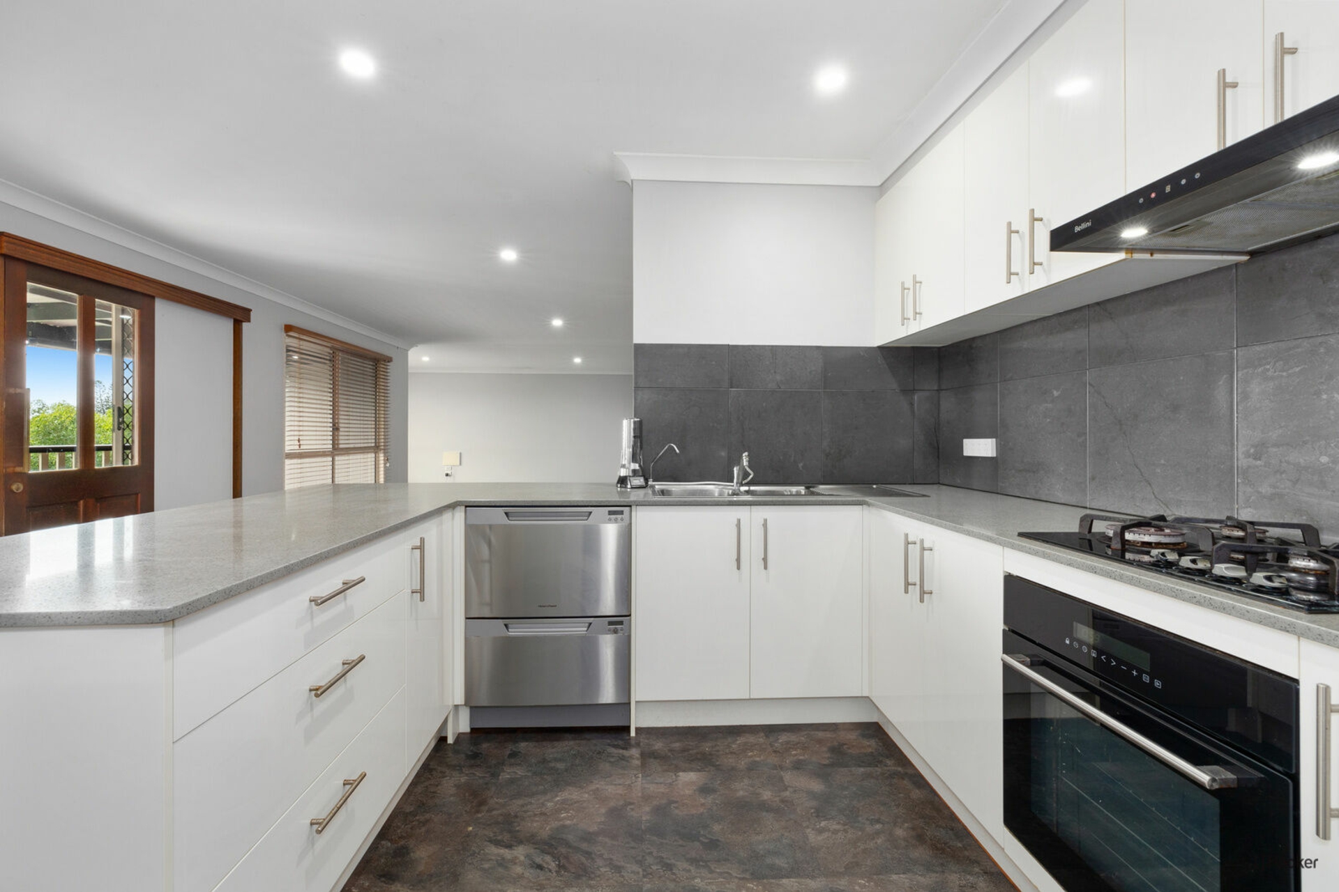 14 Jumbuck Crescent, TERRANORA