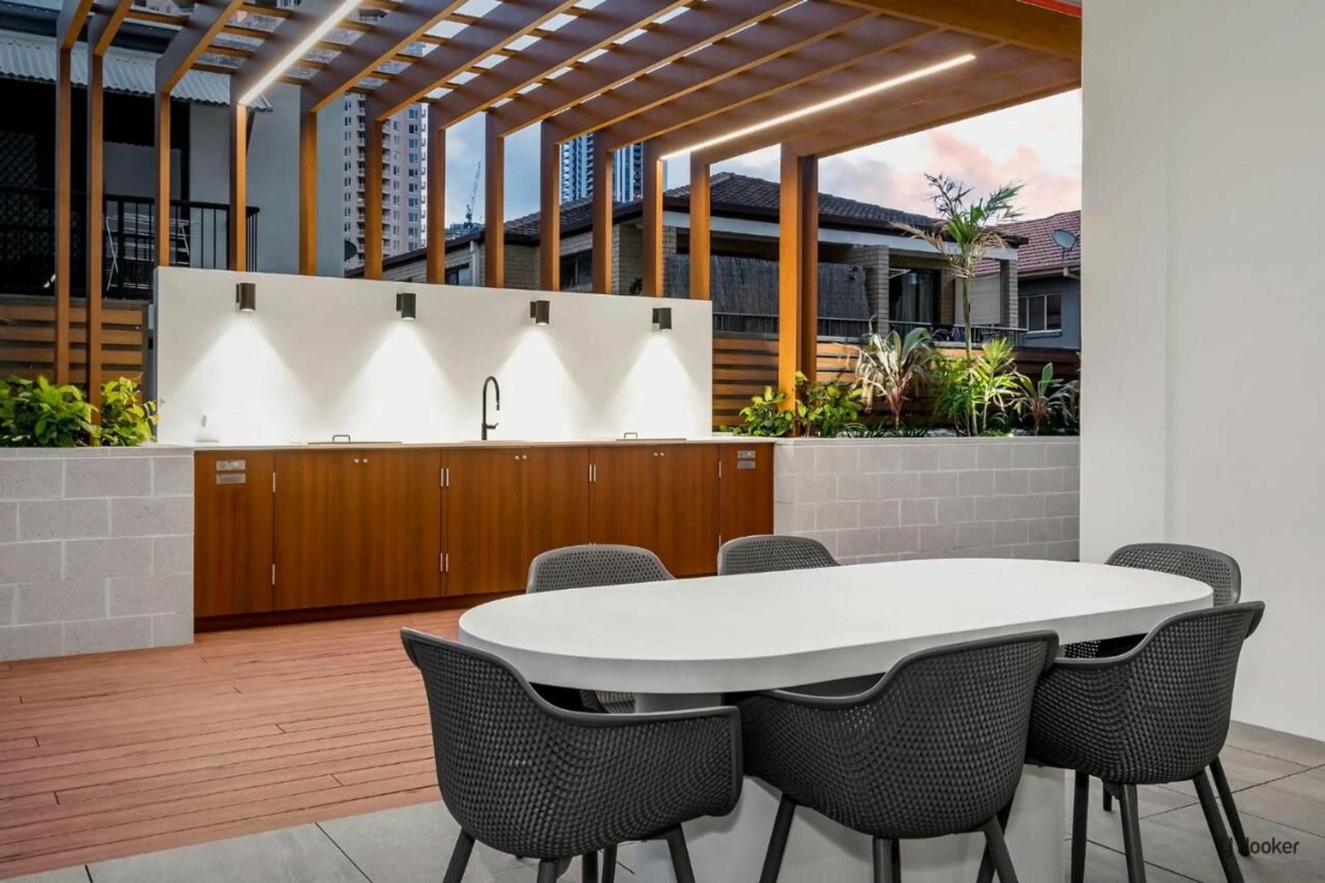 76/18 Chelsea Avenue, BROADBEACH