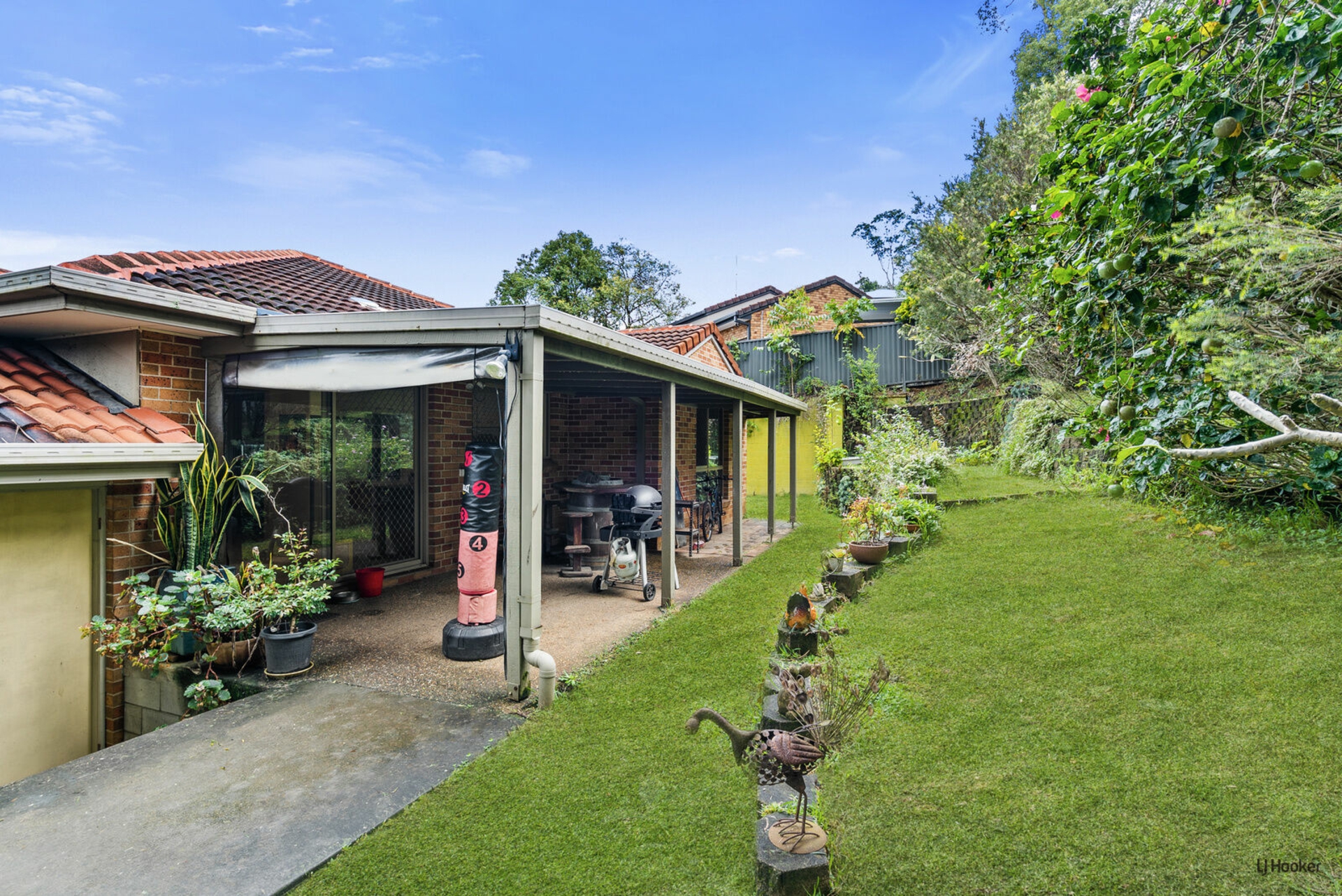 2/10 Kildare Drive, BANORA POINT