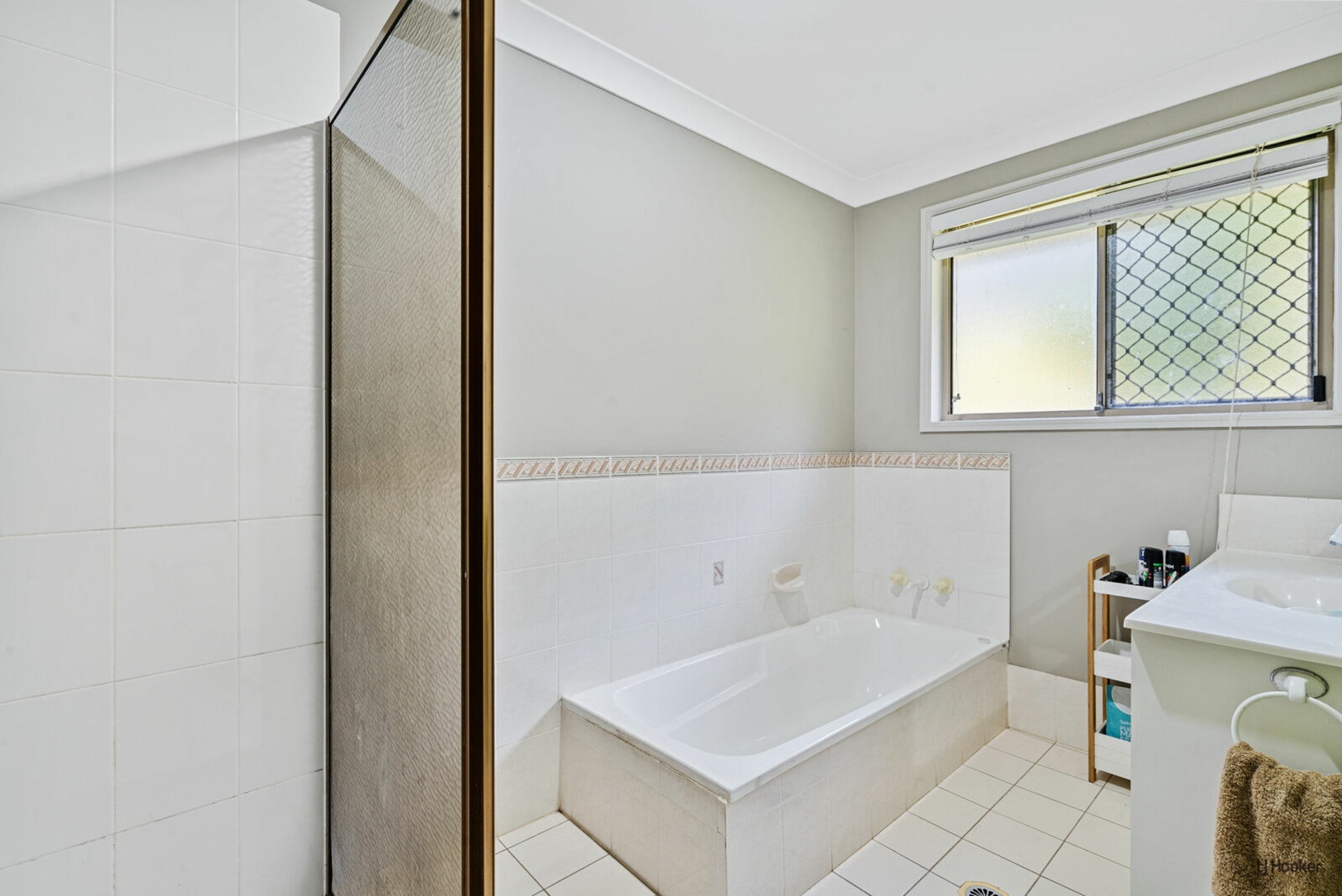 2/10 Kildare Drive, BANORA POINT
