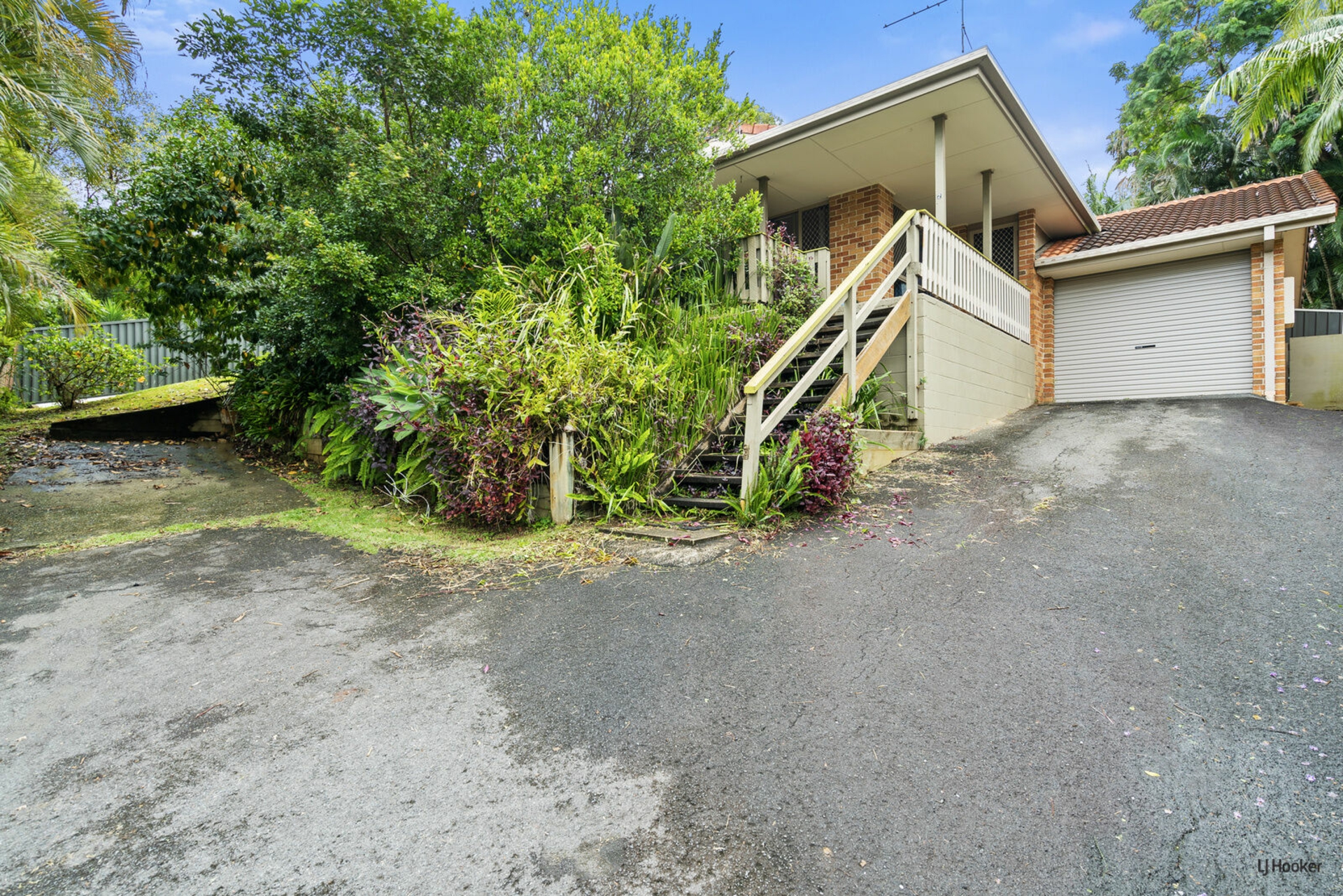 2/10 Kildare Drive, BANORA POINT