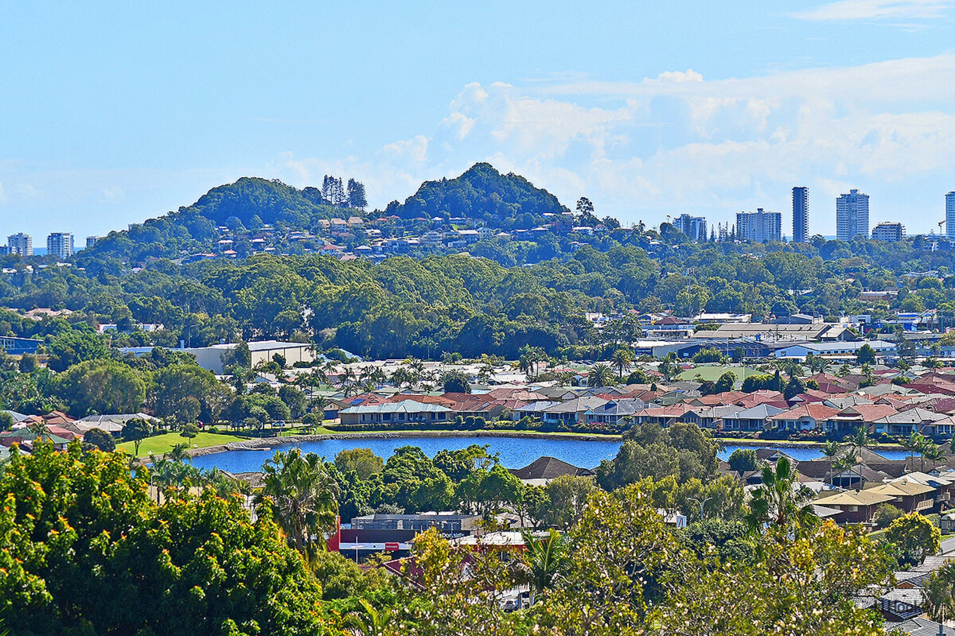 2 Widgee Avenue, BANORA POINT