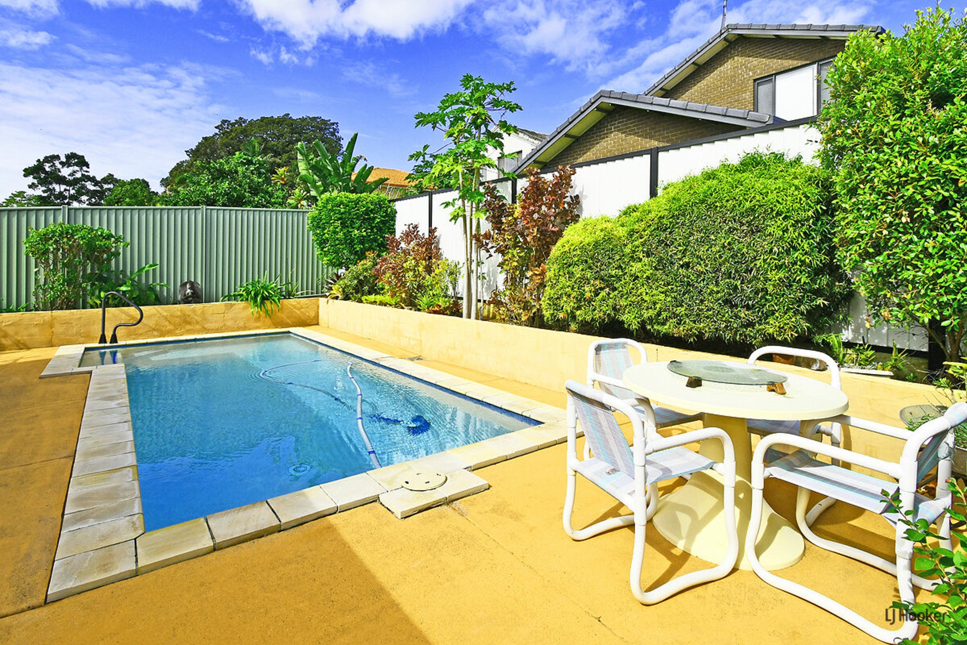 2 Widgee Avenue, BANORA POINT
