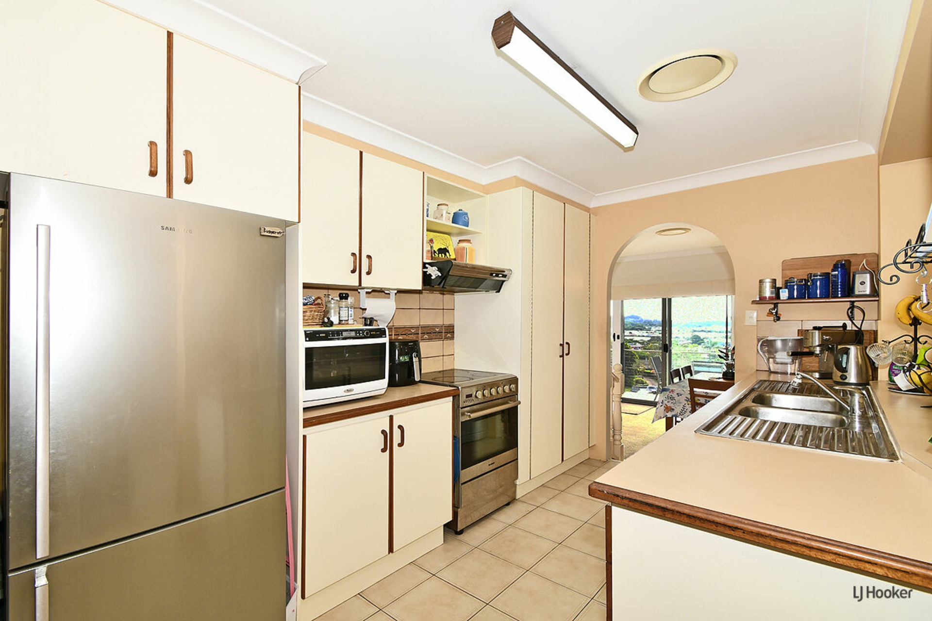 2 Widgee Avenue, BANORA POINT