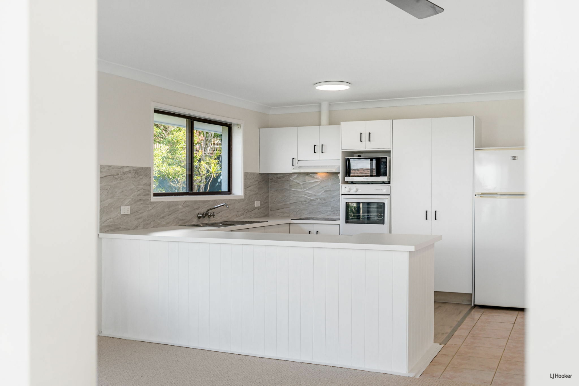 1/23 Martinelli Avenue, BANORA POINT