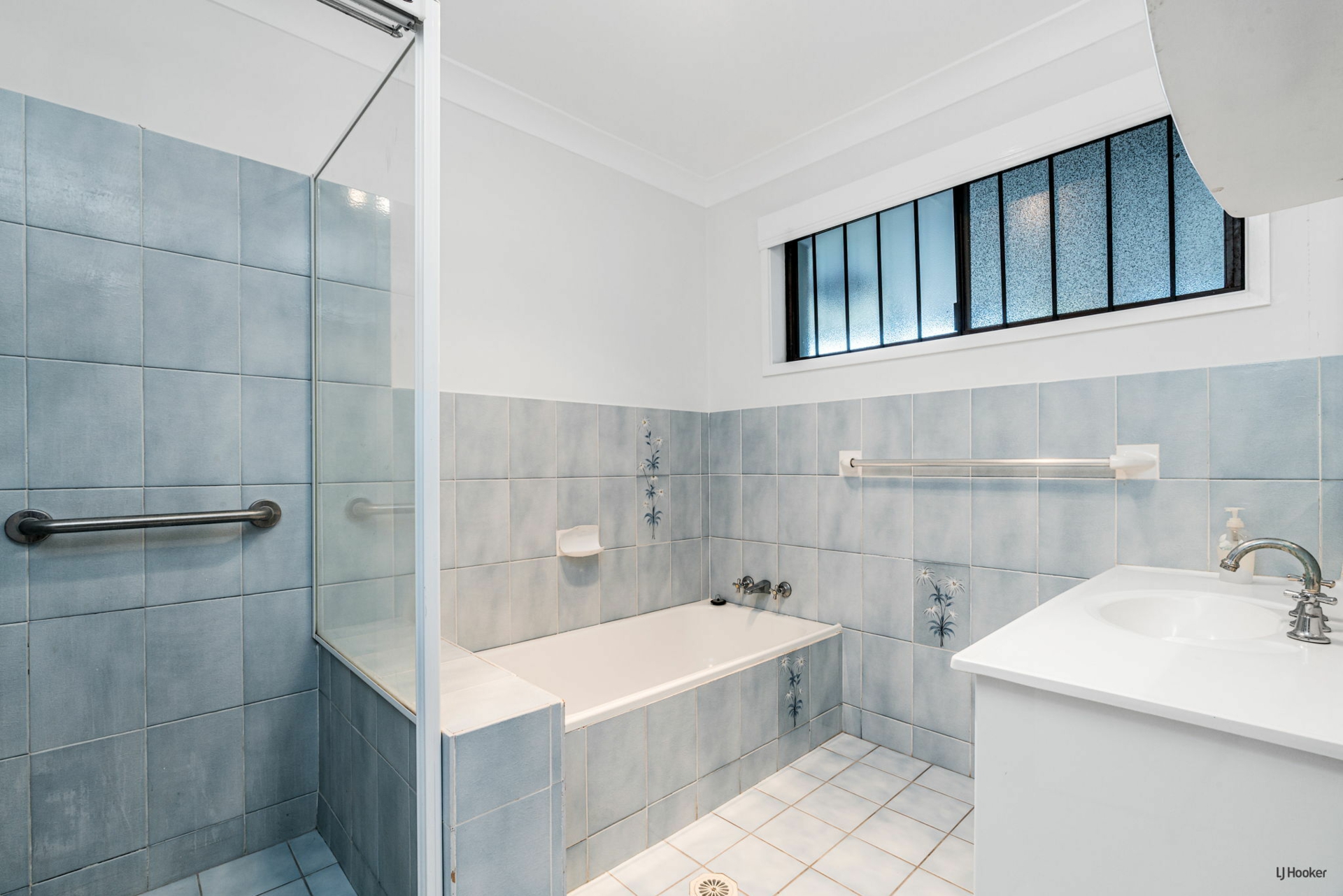 1/23 Martinelli Avenue, BANORA POINT