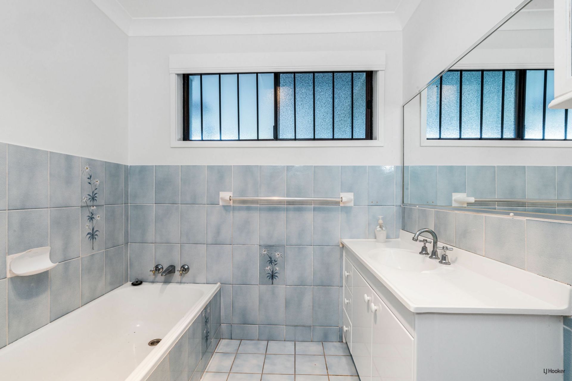 1/23 Martinelli Avenue, BANORA POINT