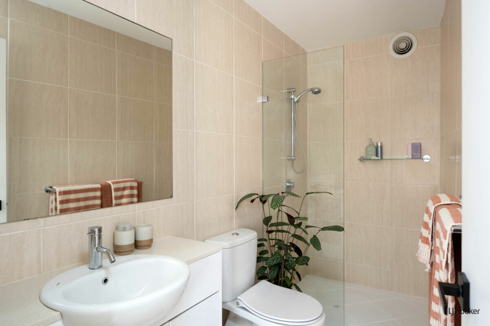 16/479-483 Golden Four Drive, TUGUN