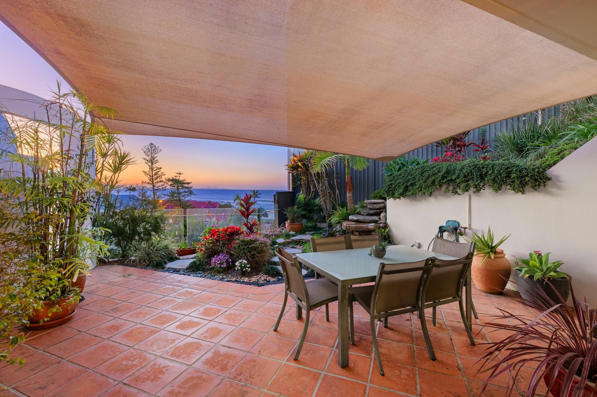 2/121-127 Musgrave Street, COOLANGATTA