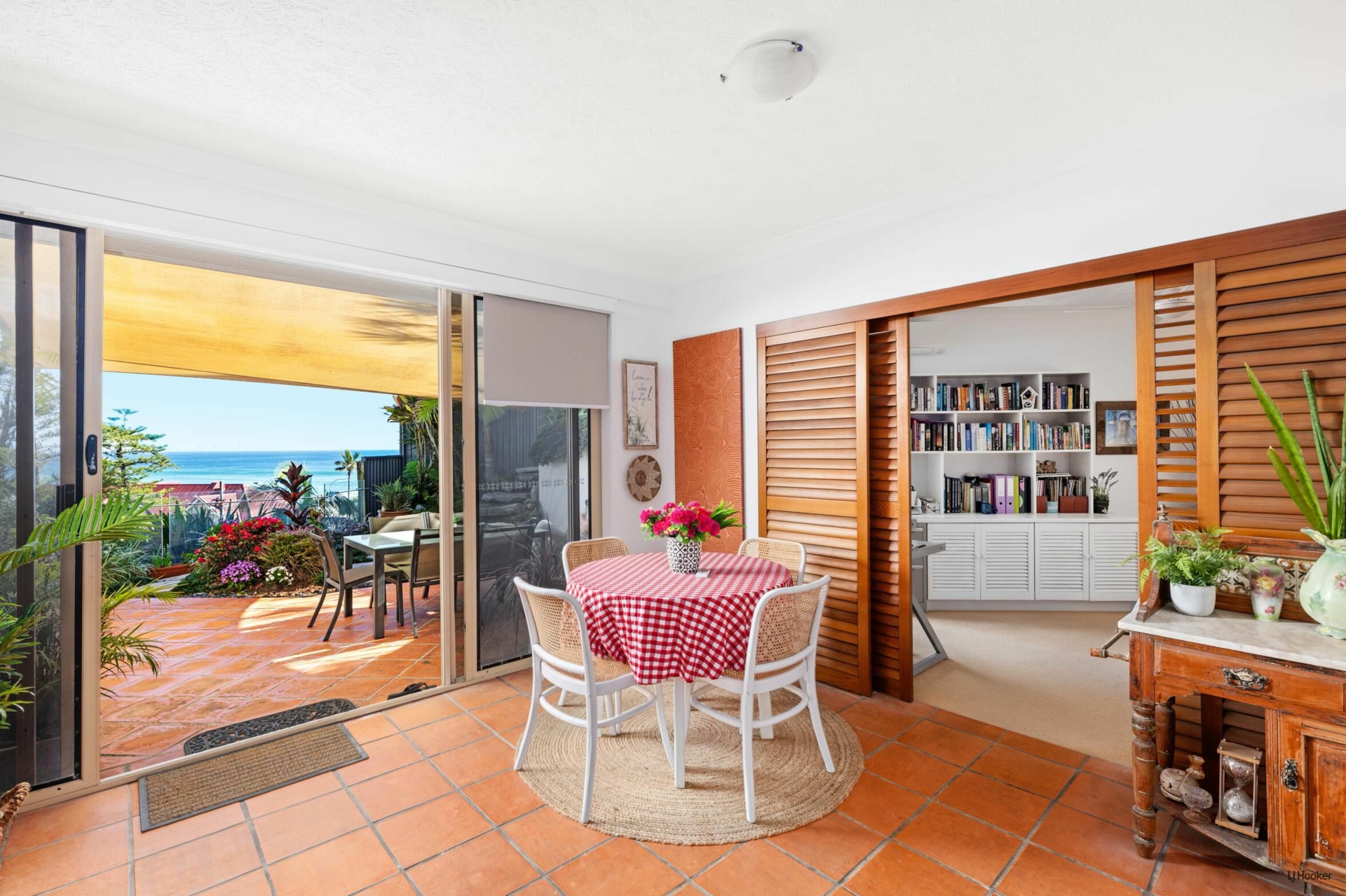 2/121-127 Musgrave Street, COOLANGATTA