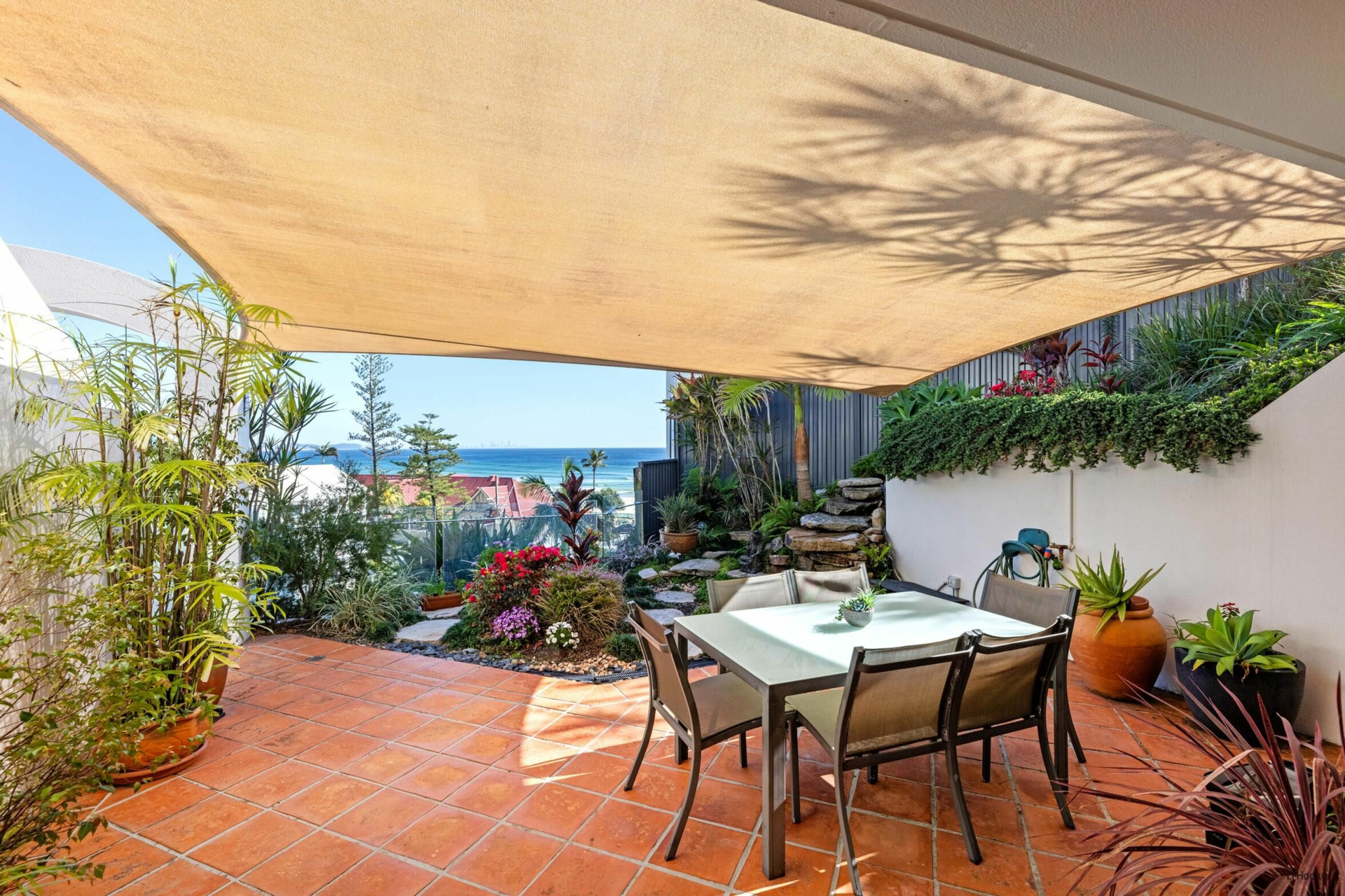 2/121-127 Musgrave Street, COOLANGATTA