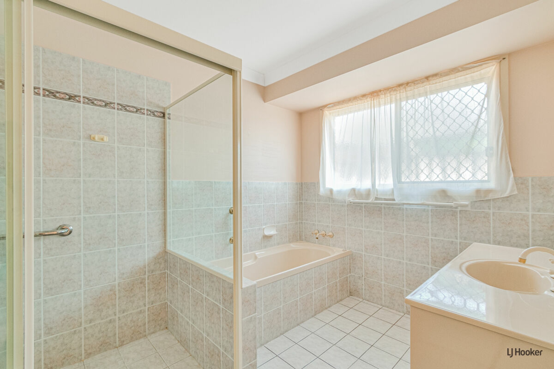 57 Winders Place, BANORA POINT